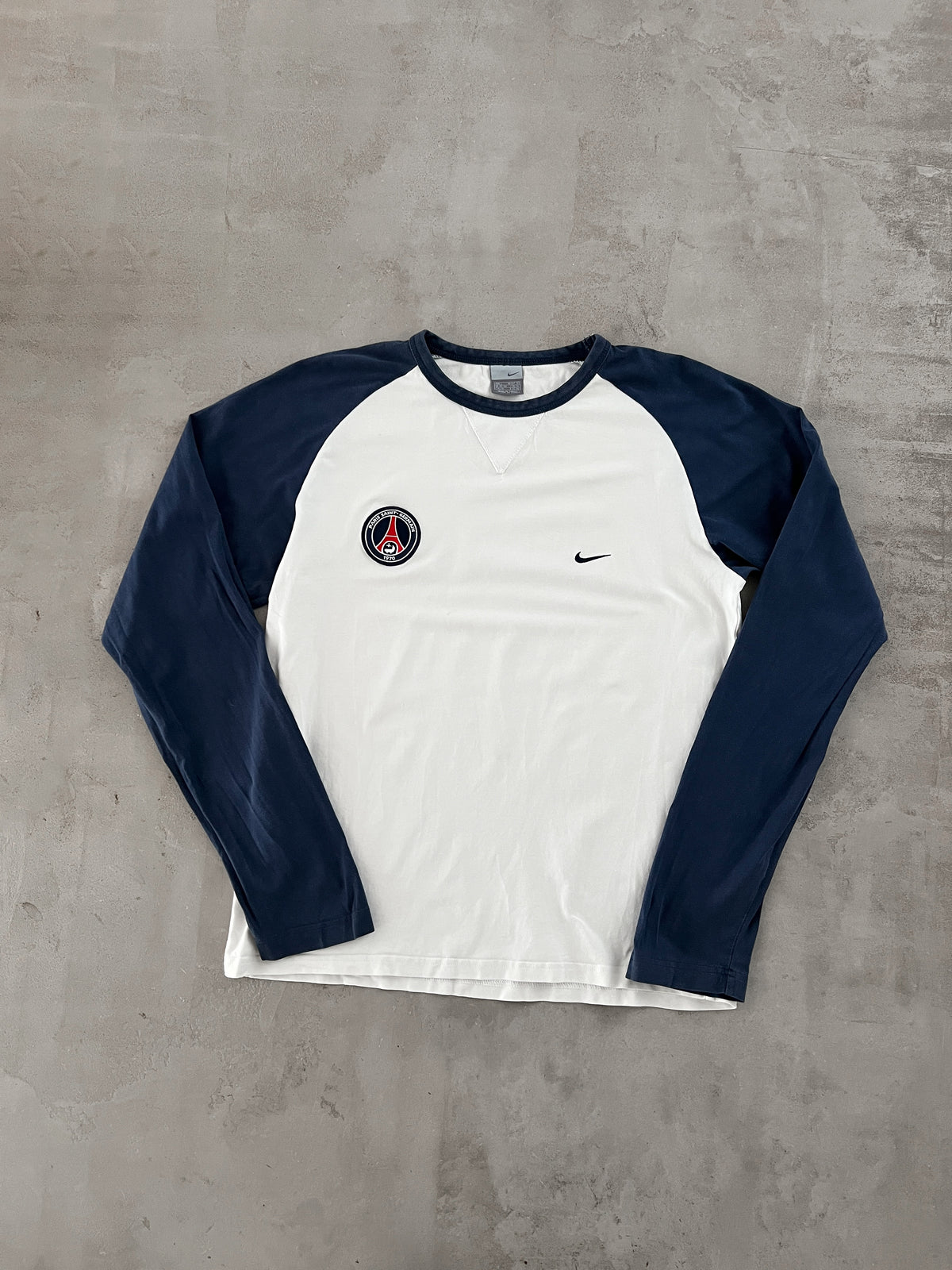 WHITE PSG NIKE LONGSLEEVE - 2000S - M