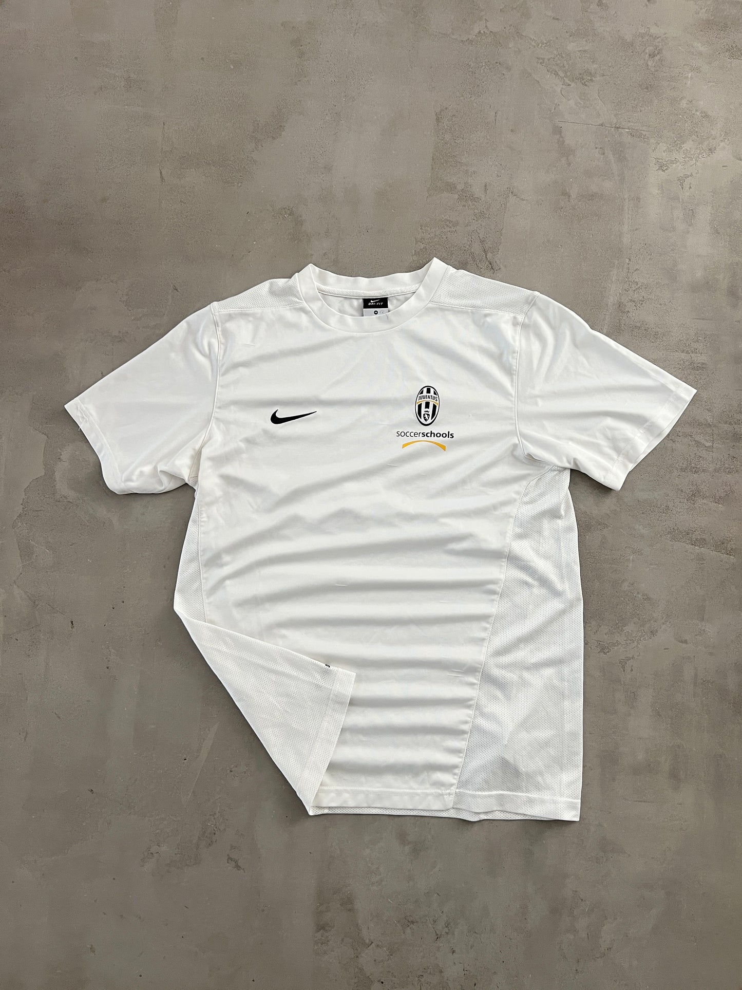 WHITE JUVENTUS NIKE JERSEY - 2000S - M/L
