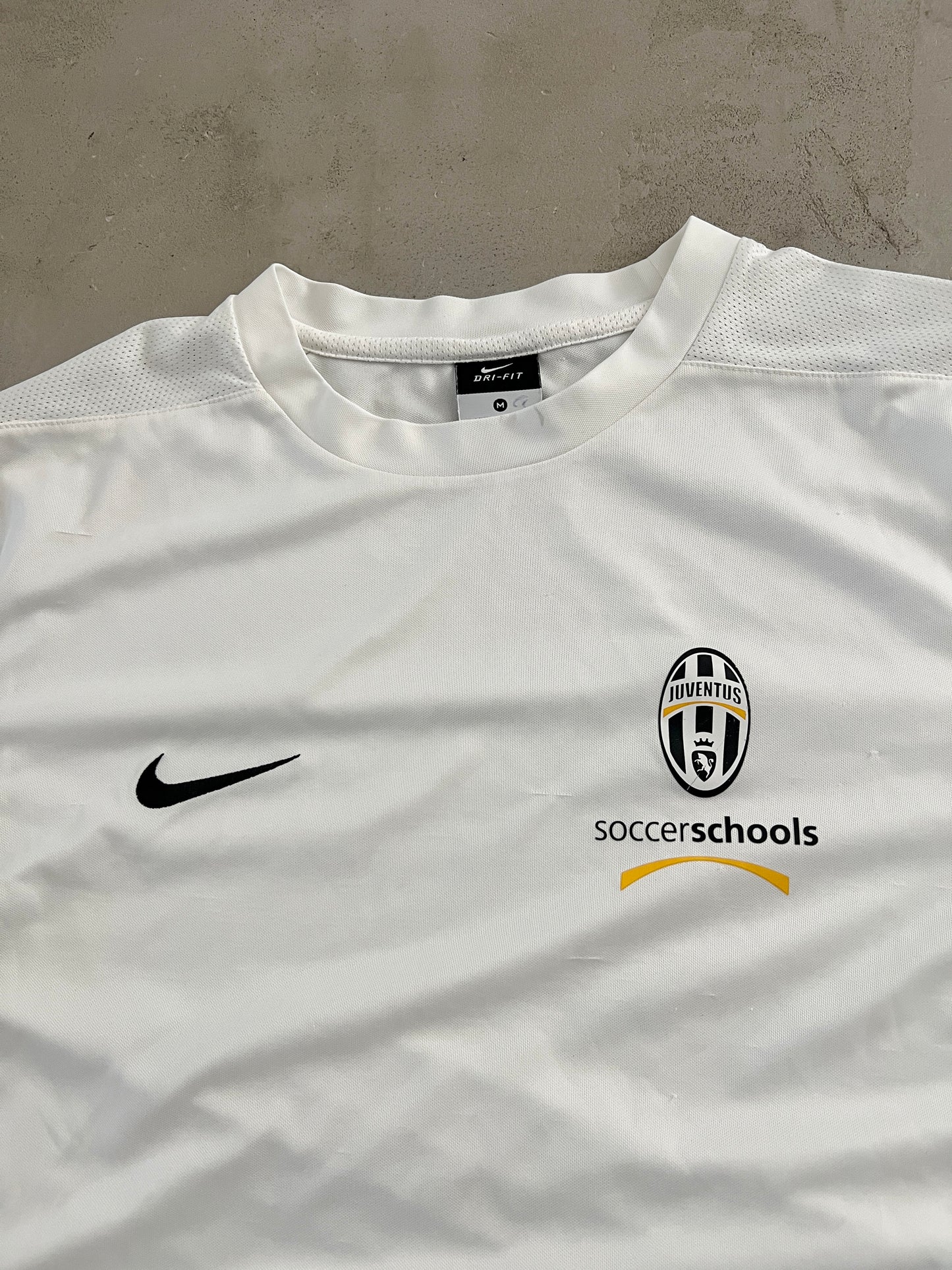 WHITE JUVENTUS NIKE JERSEY - 2000S - M/L