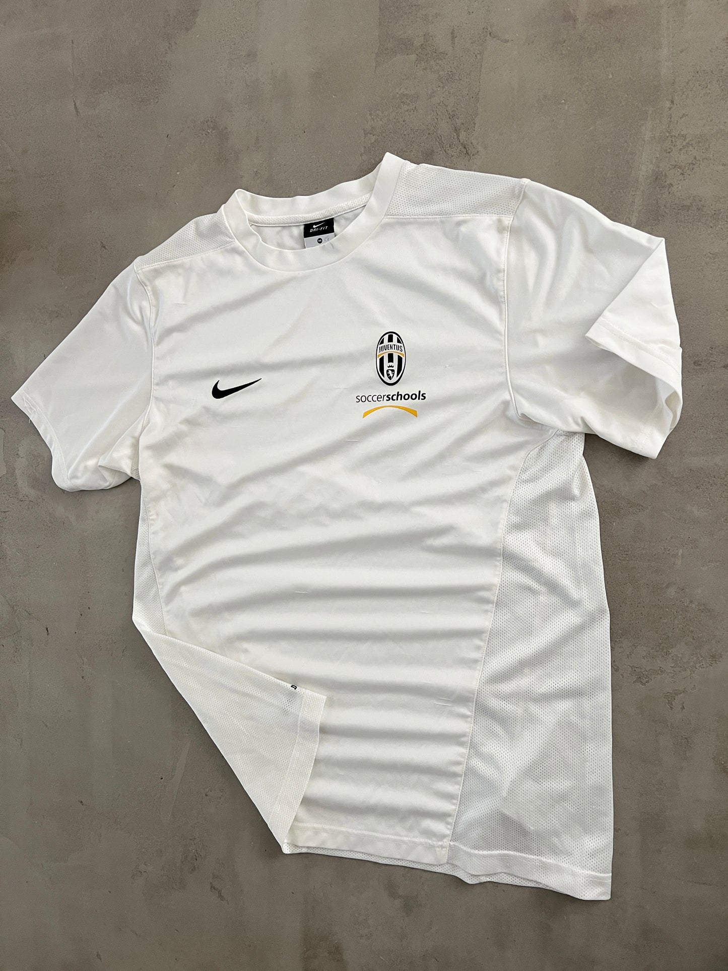 WHITE JUVENTUS NIKE JERSEY - 2000S - M/L