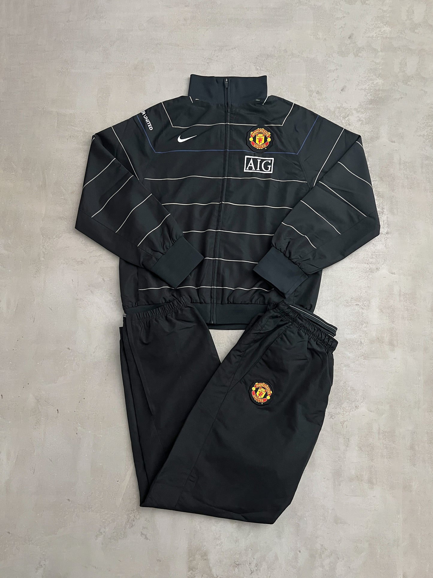 BLACK MANCHESTER UNITED NIKE PANTS - 2000S - M