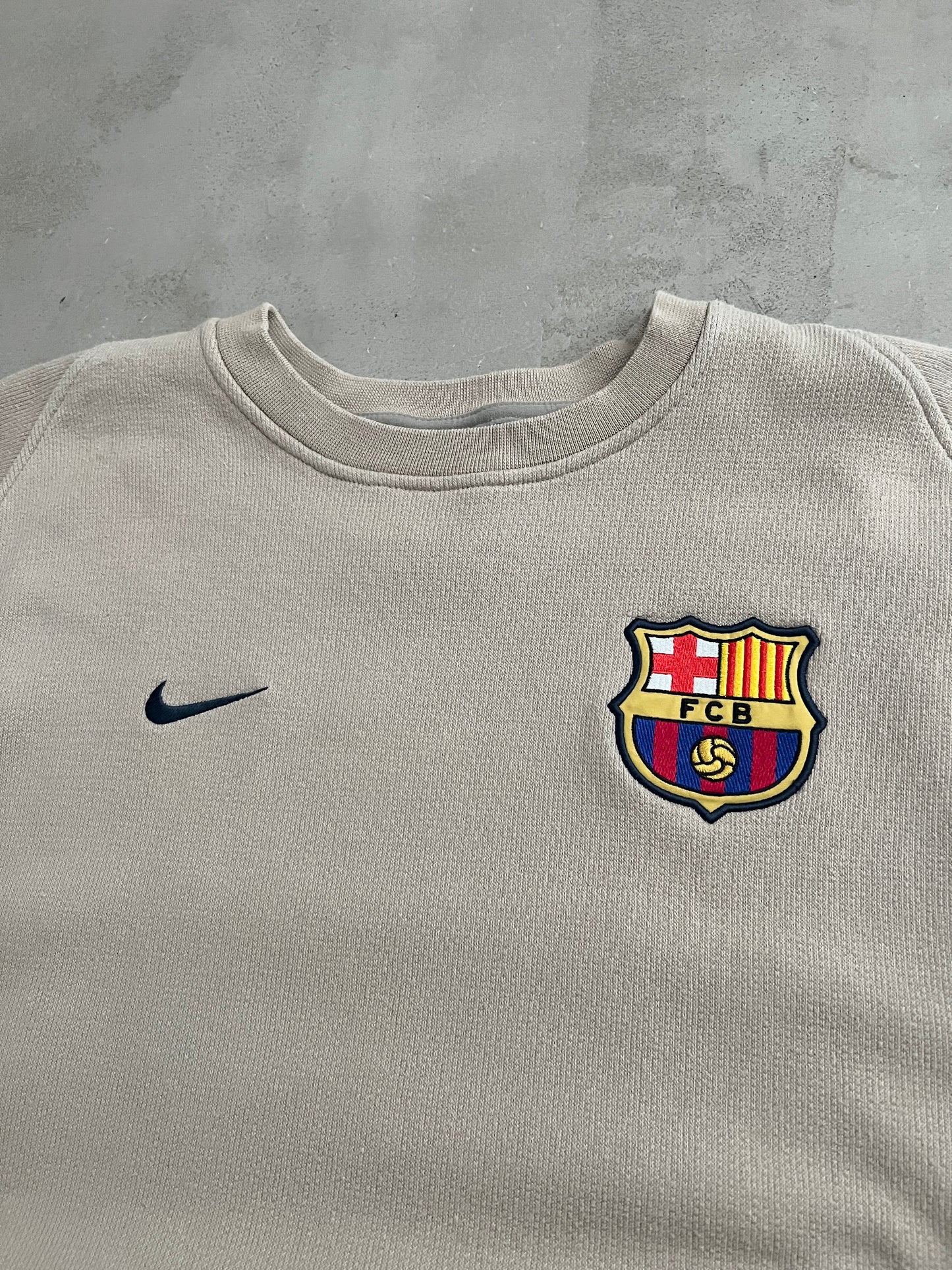 BEIGE/NAVY FC BARCELONA NIKE SWEATER - 2000S - M/S