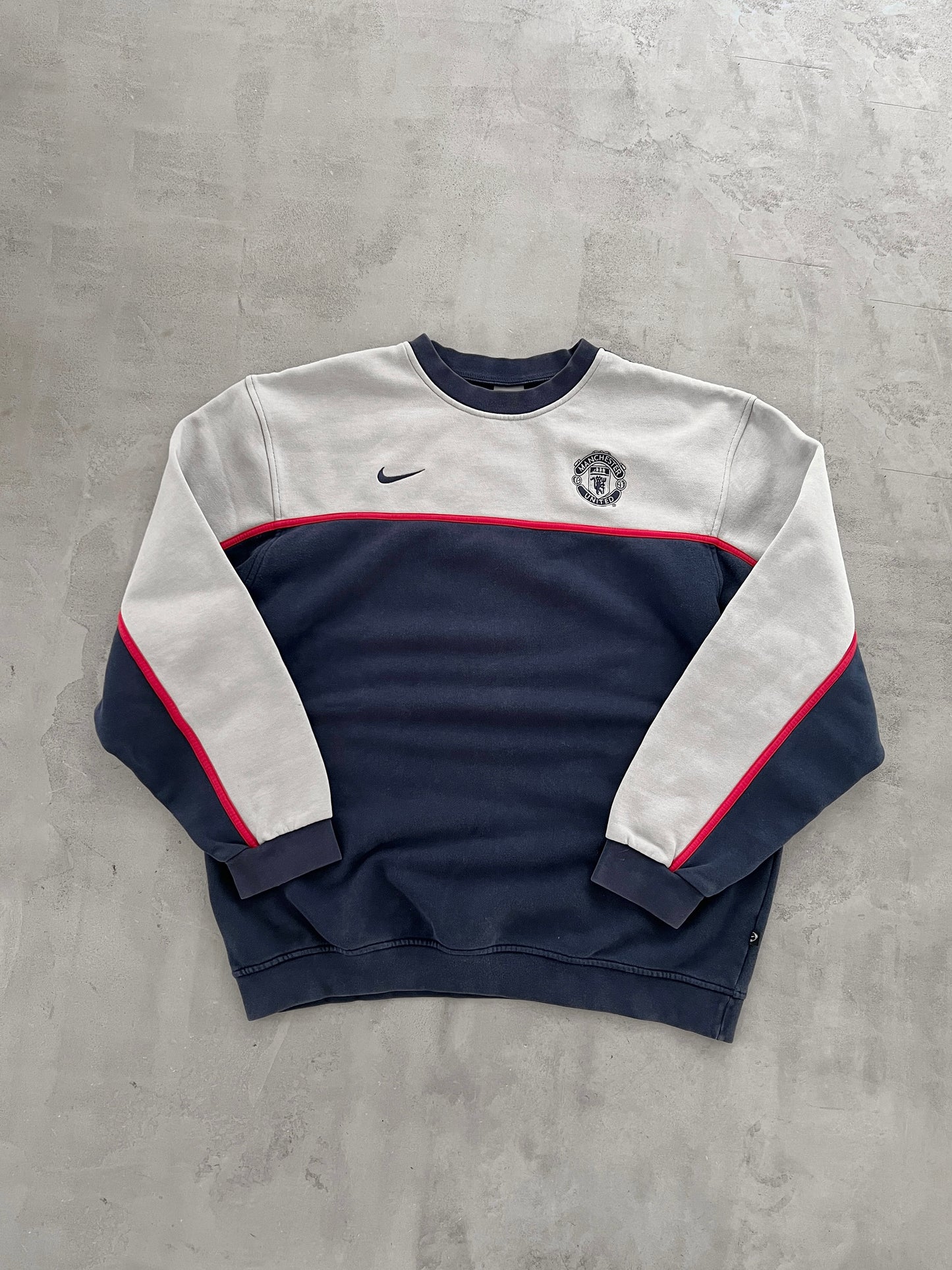 GREY/NAVY MANCHESTER UNITED SWEATER - 2000S - L