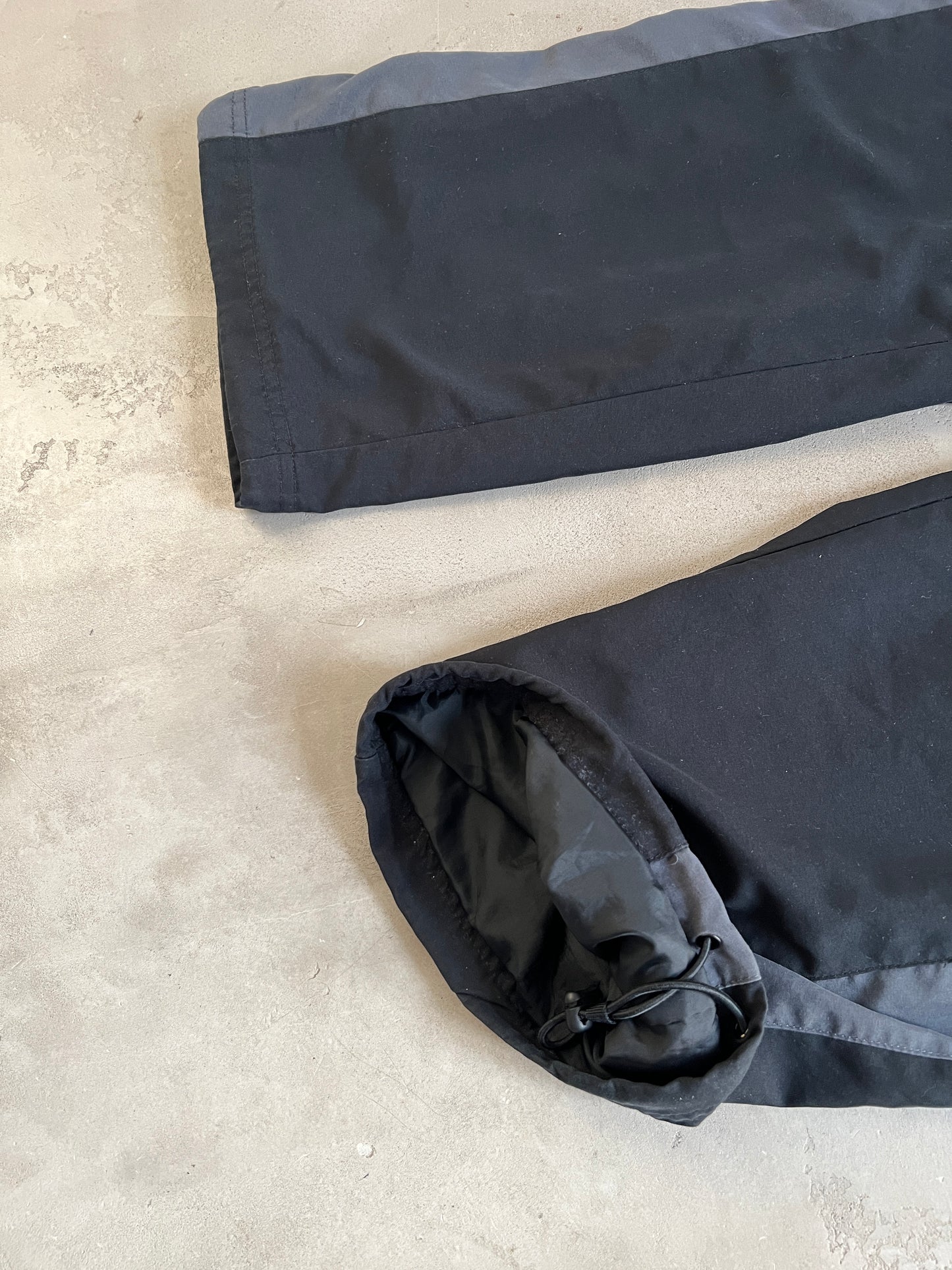 BLACK/GREY NIKE TRACK PANTS - 2000S - XL/L