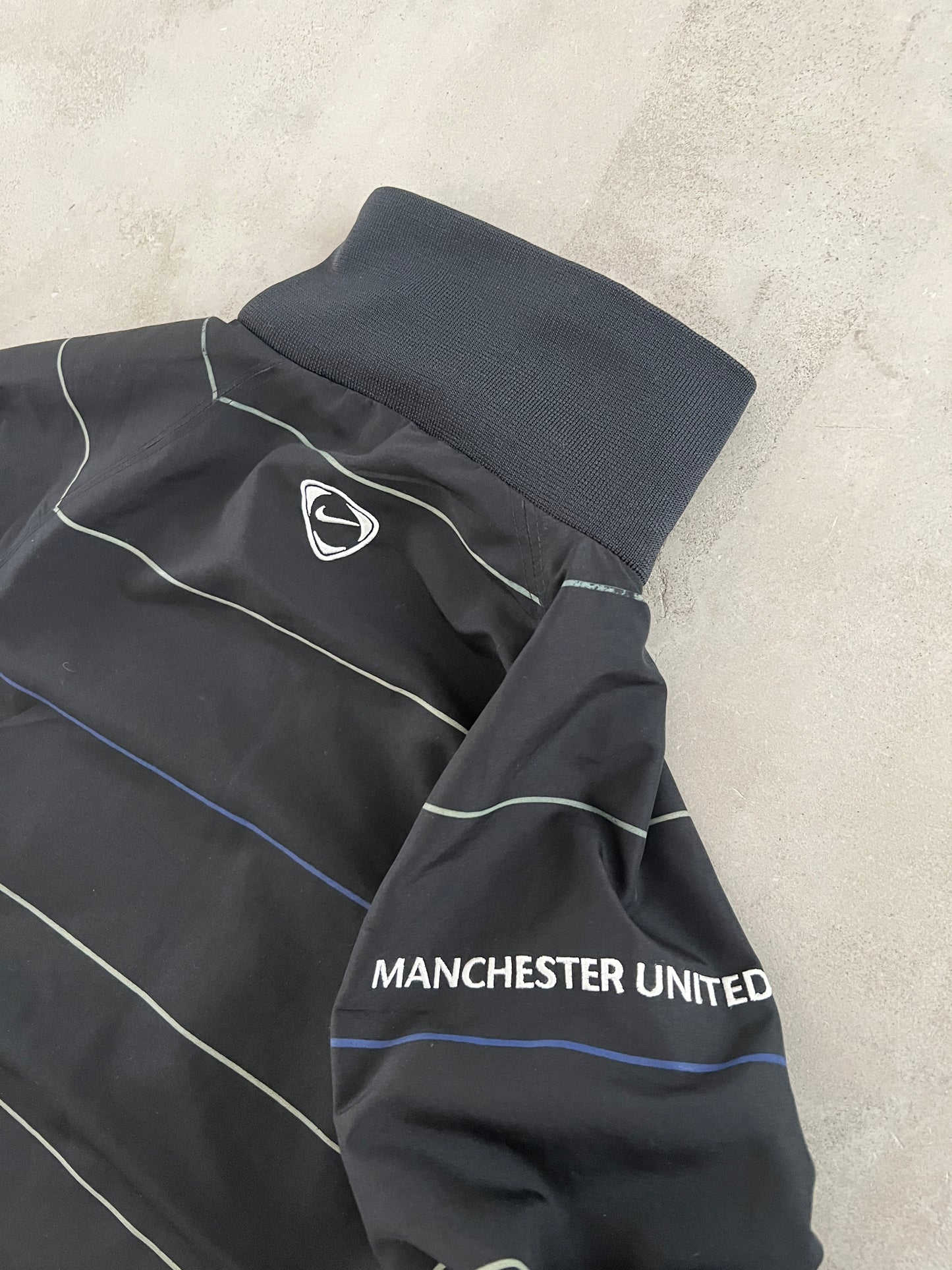 BLACK MANCHESTER UNITED NIKE TRACKSUIT - 2000S - S