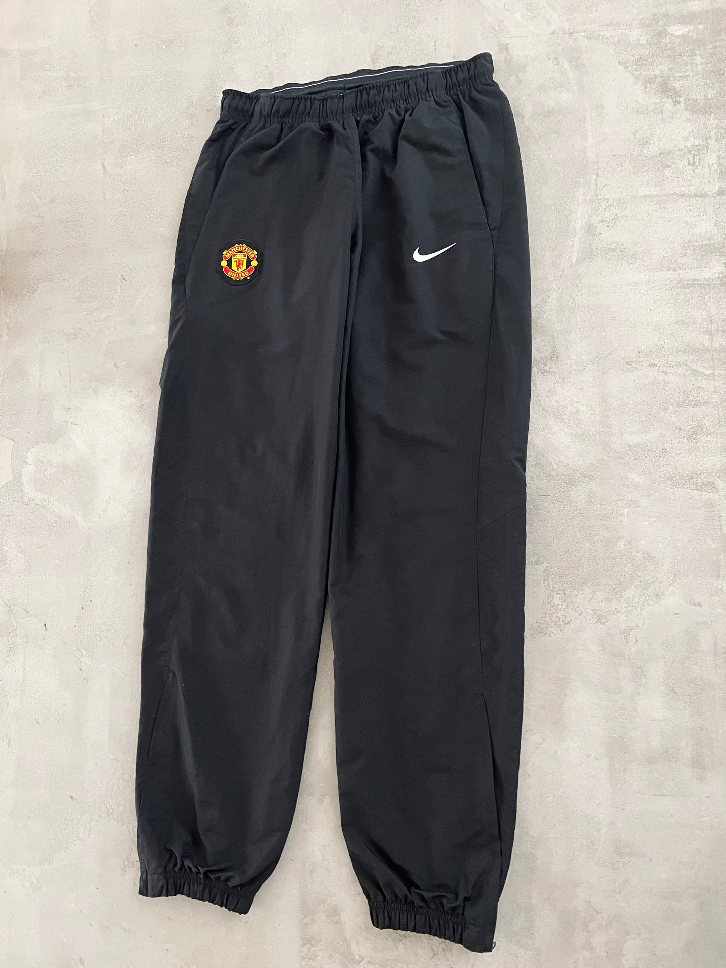 BLACK MANCHESTER UNITED NIKE TRACKSUIT - 2000S - S