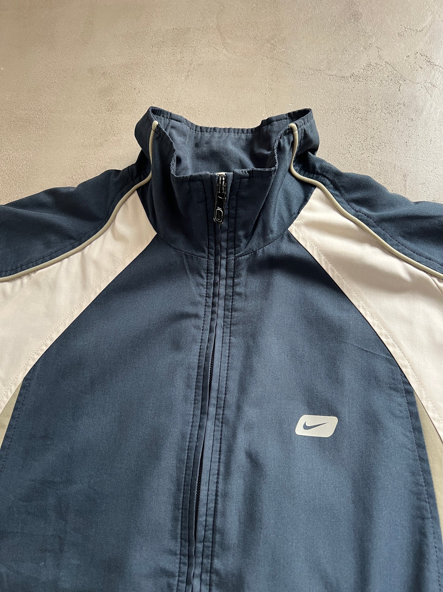 NAVY/CREME NIKE TRACK JACKET - M