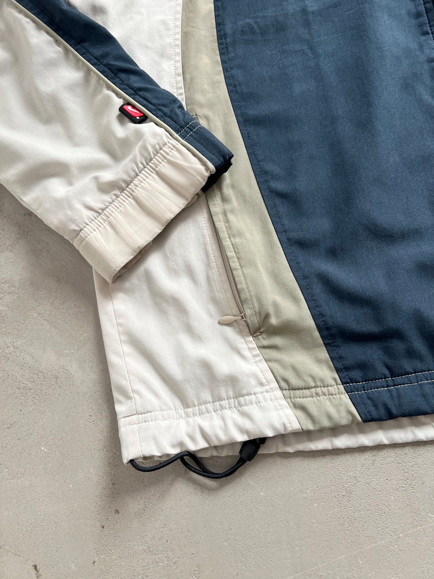 NAVY/CREME NIKE TRACK JACKET - M
