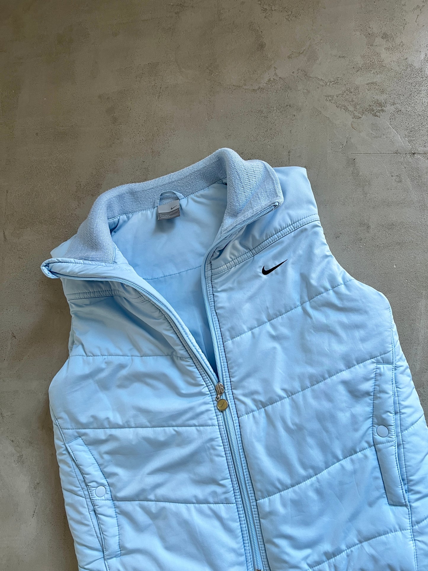 BABY BLUE NIKE PUFFER VEST - 2000S - WOMENS S