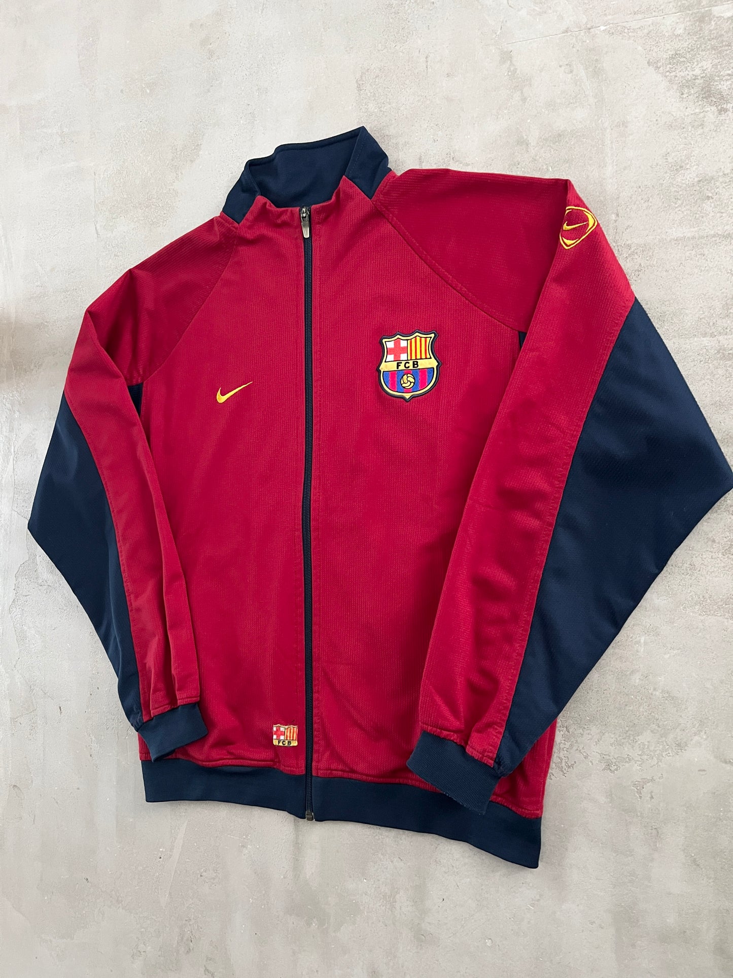 RED FC BARCELONA NIKE TRACK JACKET - 2000S - M