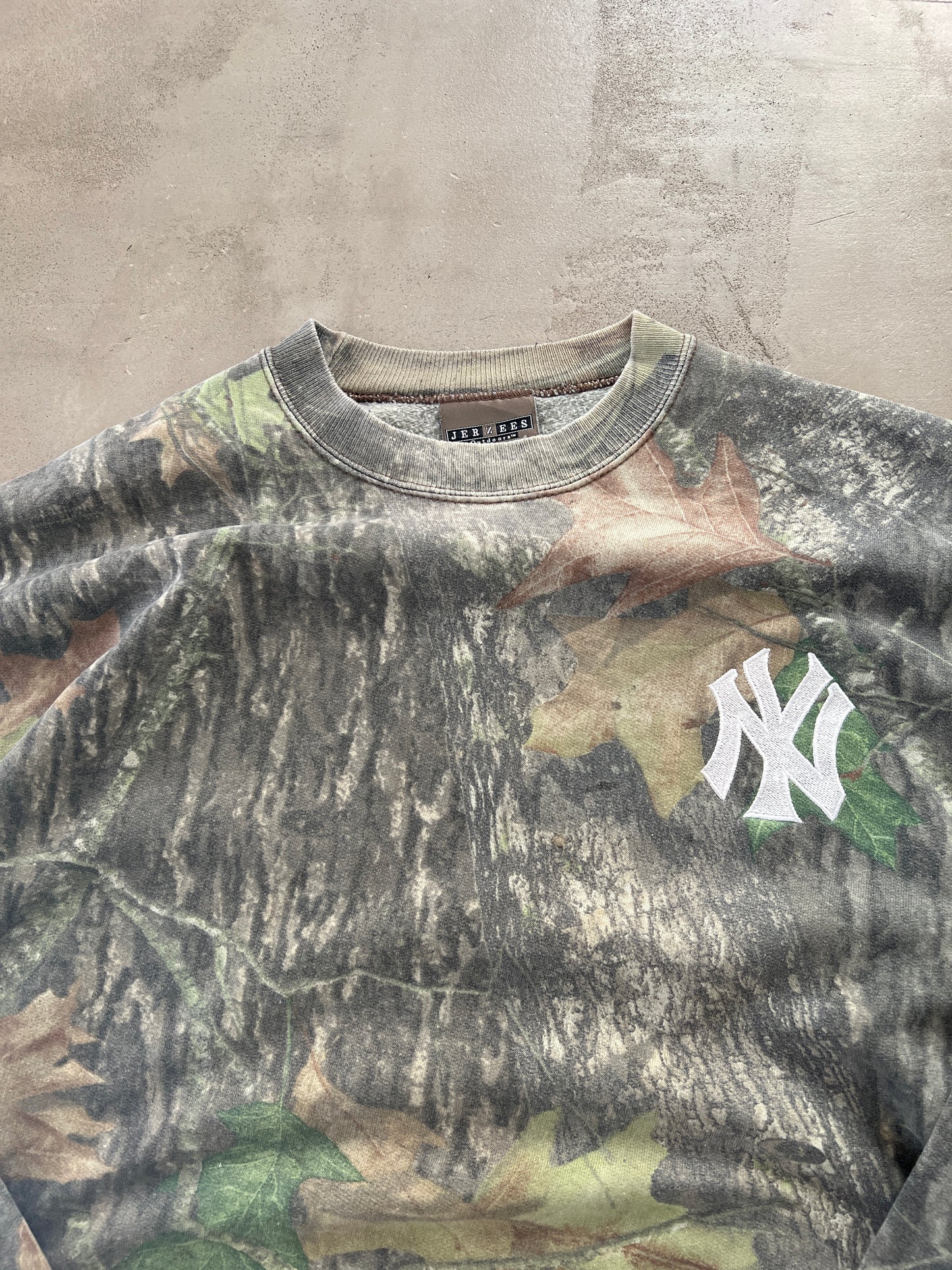 CAMO REALTREE YANKEES SWEATER - 1990S - L
