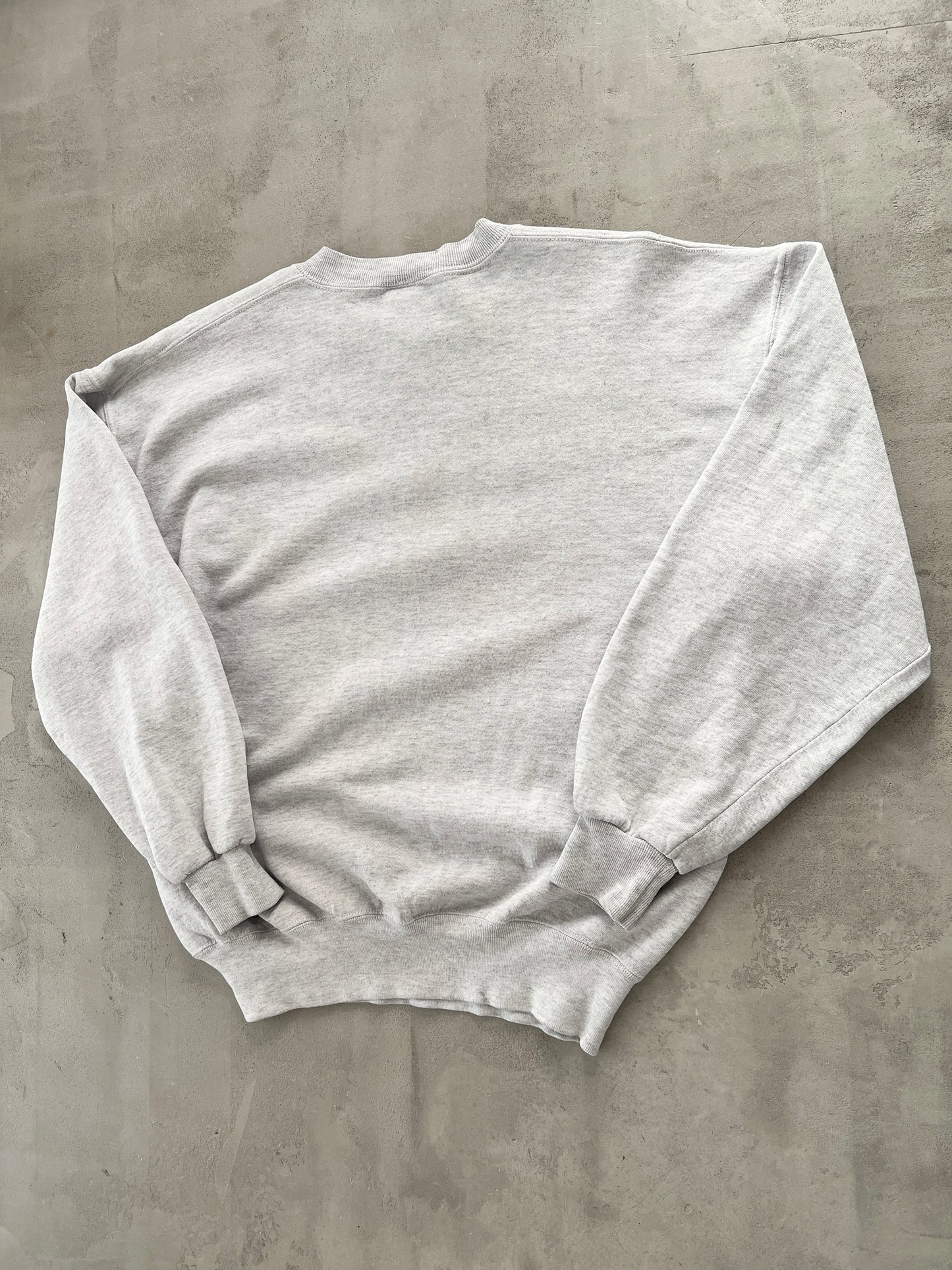 GREY UNC RUSSELL SWEATER - 1990S - M