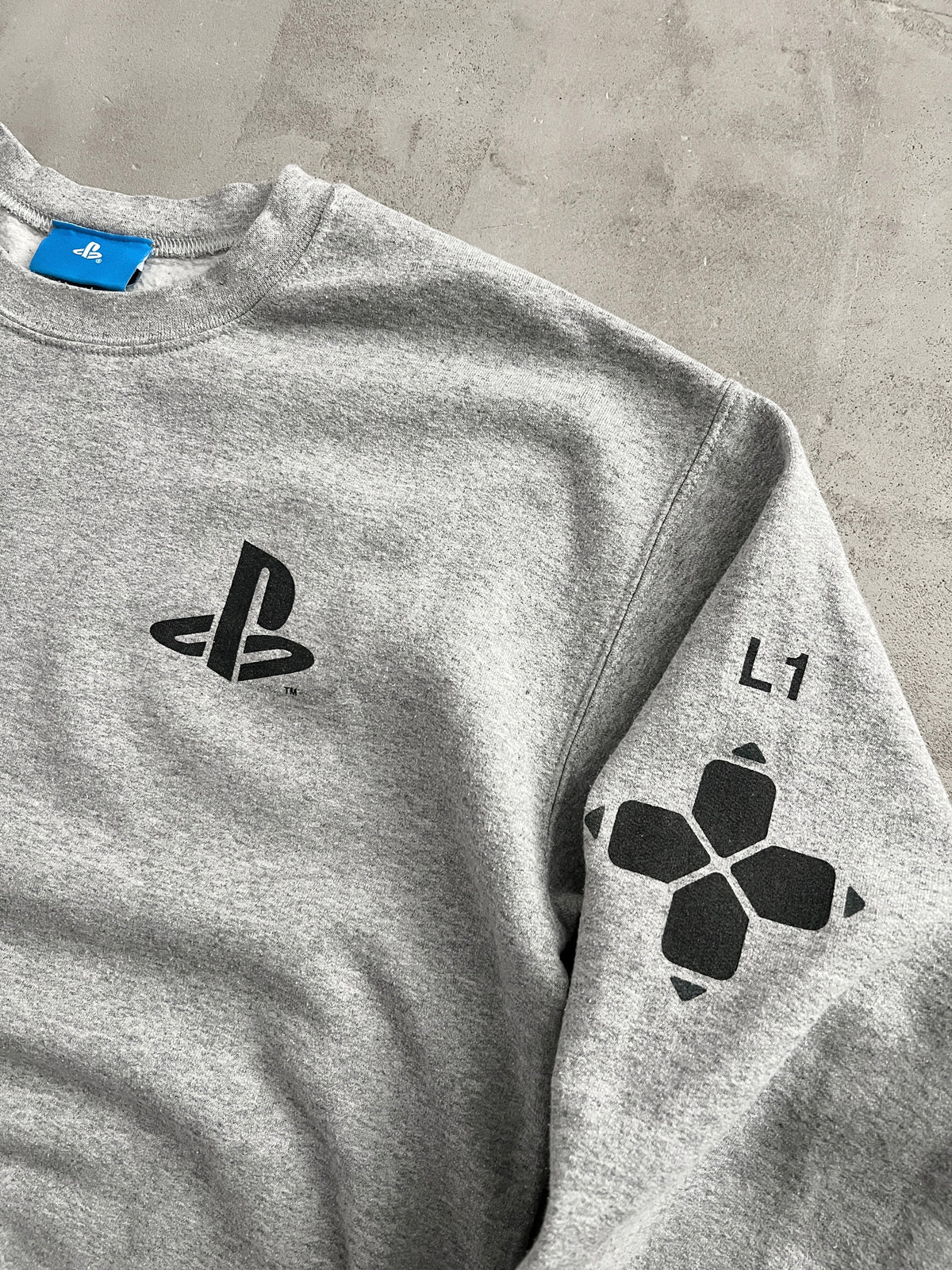 GREY PLAYSTATION SWEATER - 2000S - M
