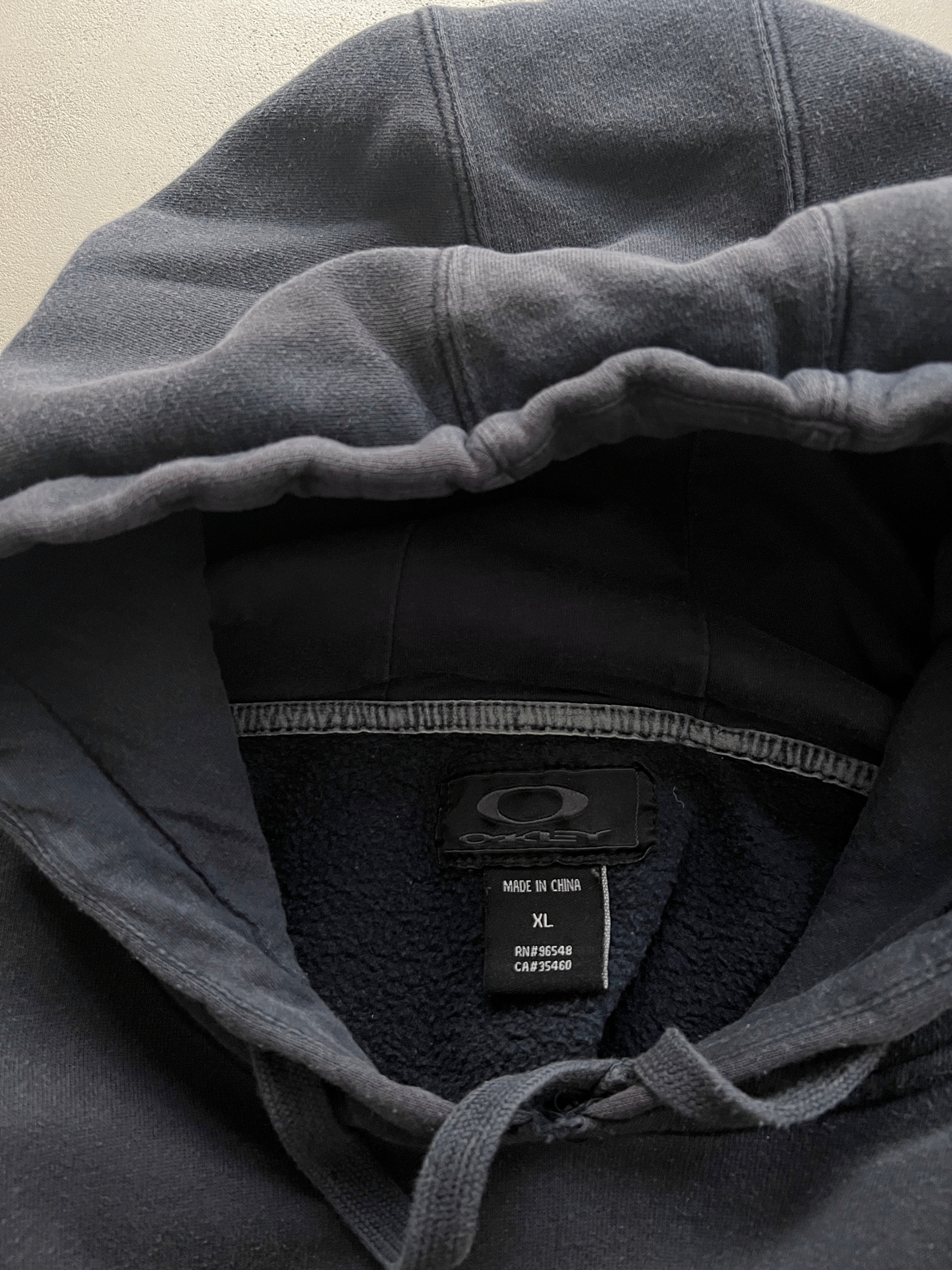 FADED BLACK/NAVY OAKLEY HOODIE - 2000S - L/XL – secksales