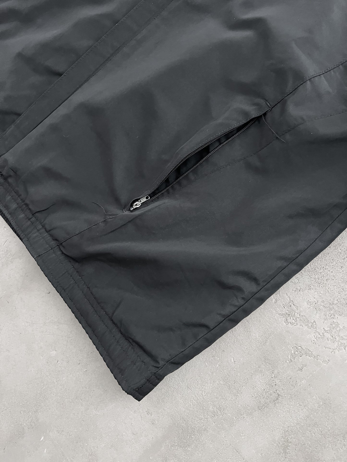 BLACK MANCHESTER UNITED NIKE JACKET - 2000S - L