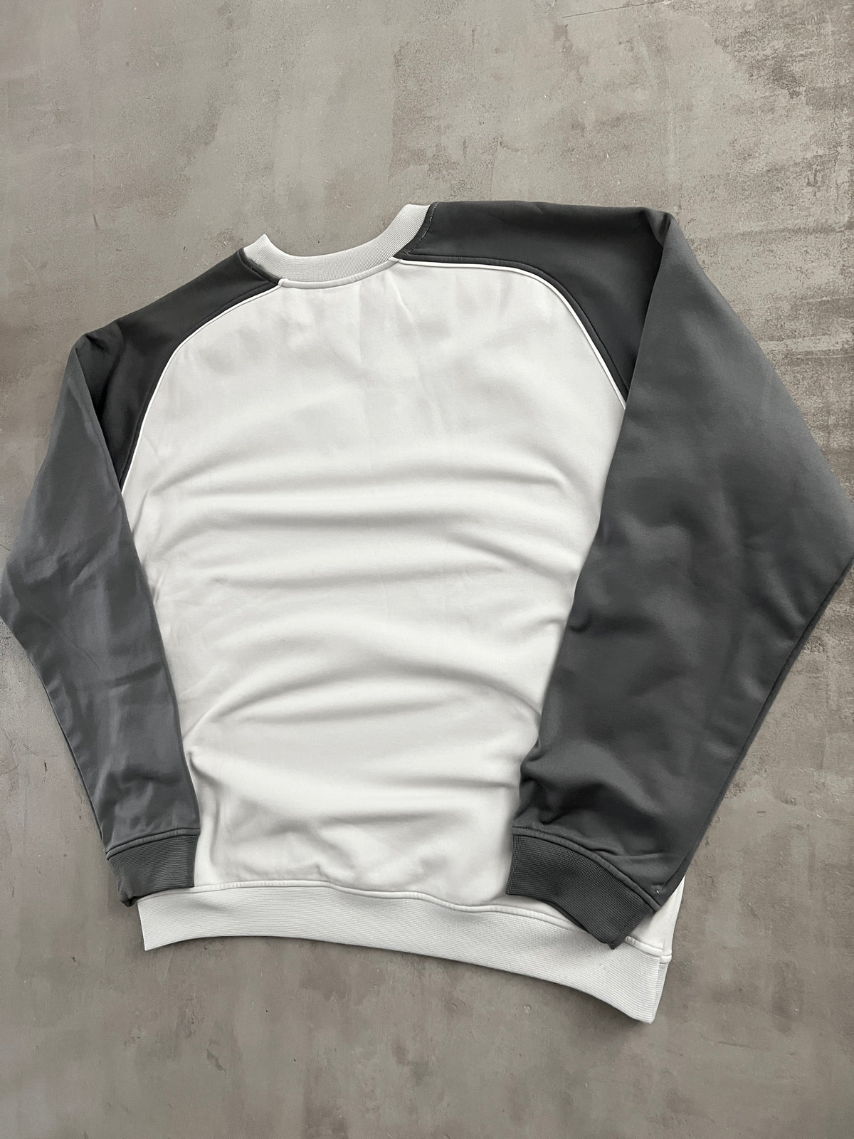 GREY NIKE SWEATER - 2000S - XL