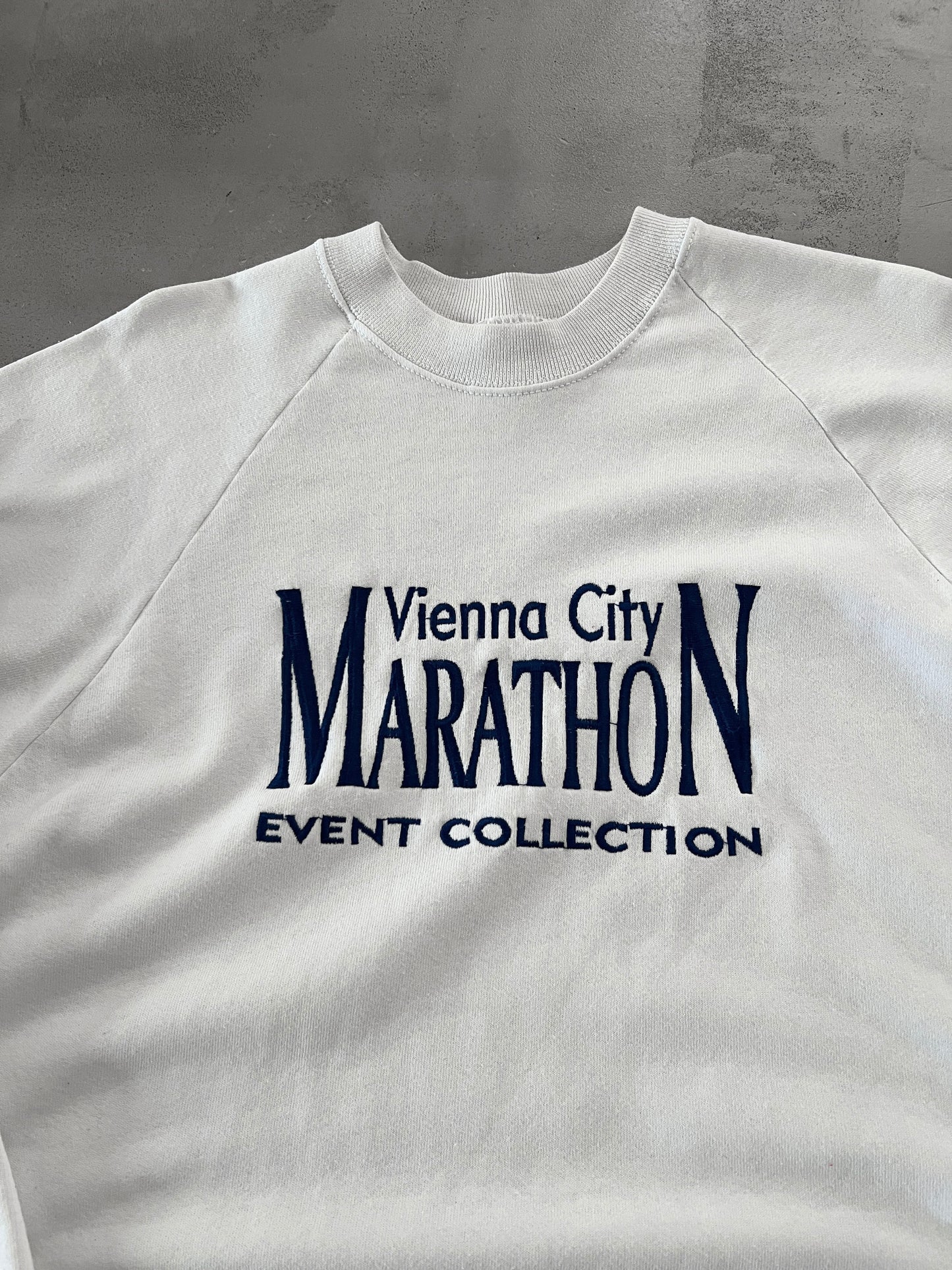 CREAM WHITE VIENNA MARATHON SWEATER - 1990S - L/XL