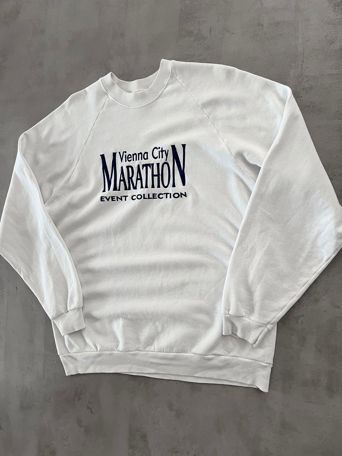 CREAM WHITE VIENNA MARATHON SWEATER - 1990S - L/XL