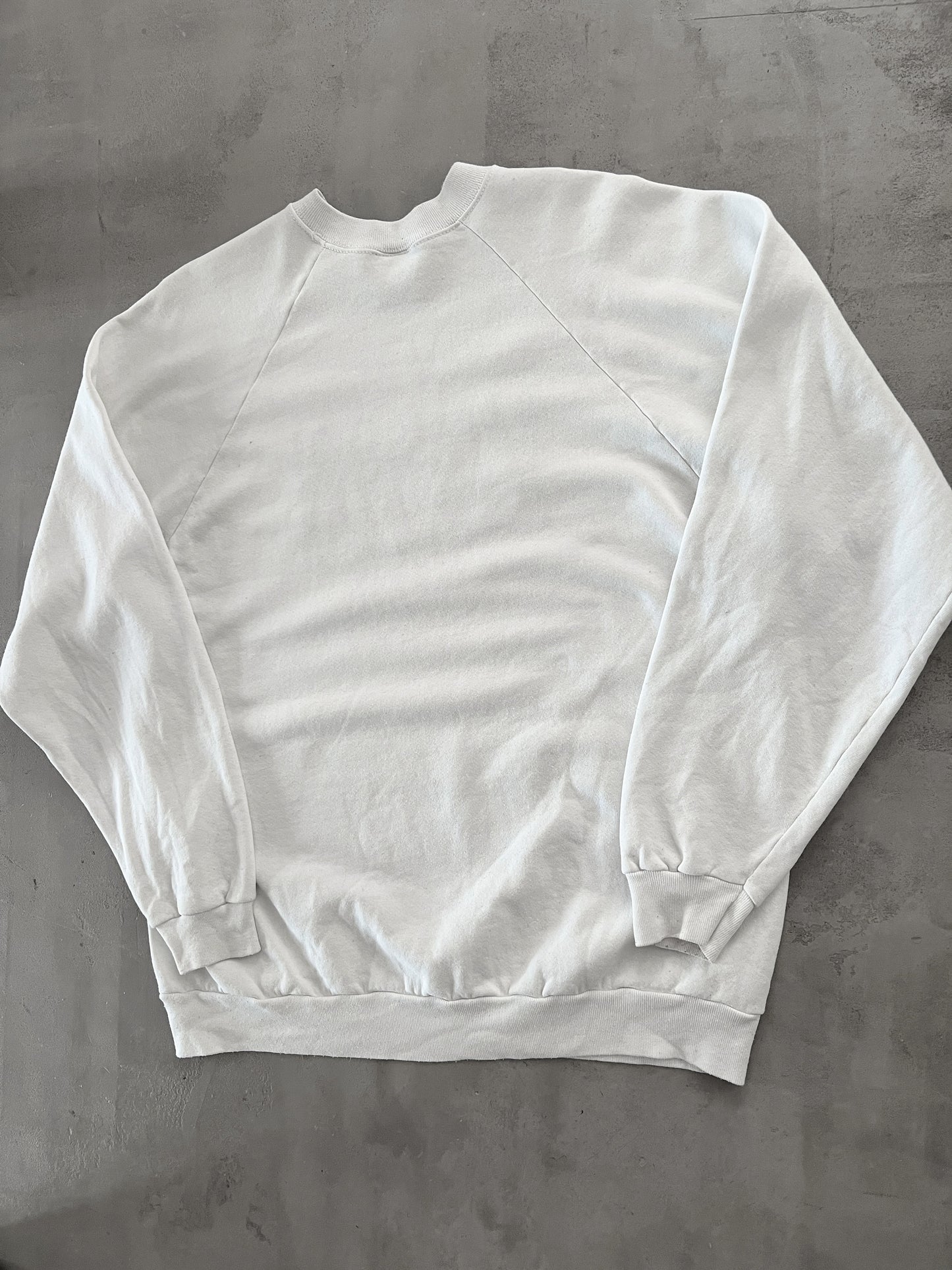 CREAM WHITE VIENNA MARATHON SWEATER - 1990S - L/XL