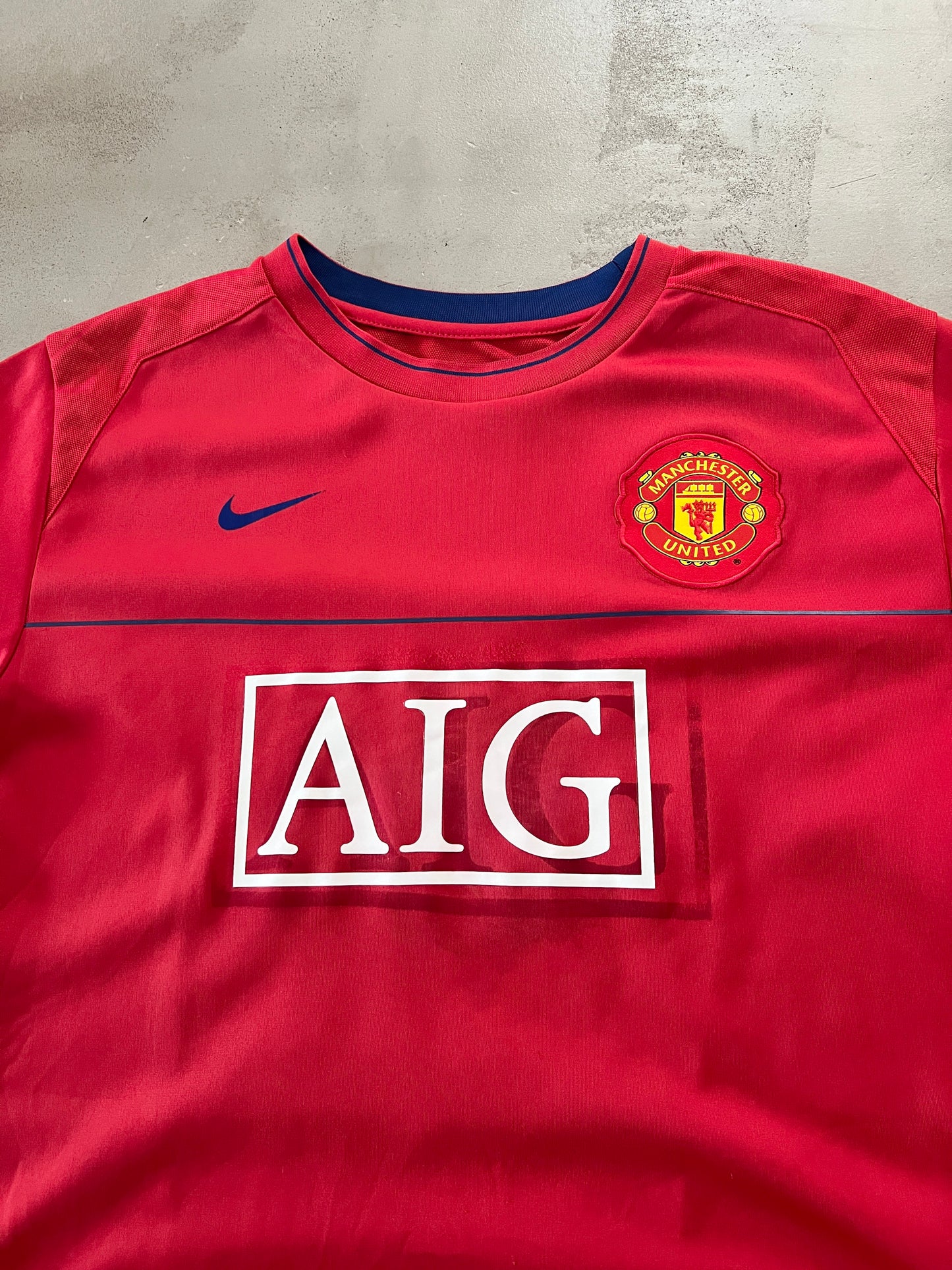 RED MANCHESTER UNITED NIKE JERSEY - 2000S - L