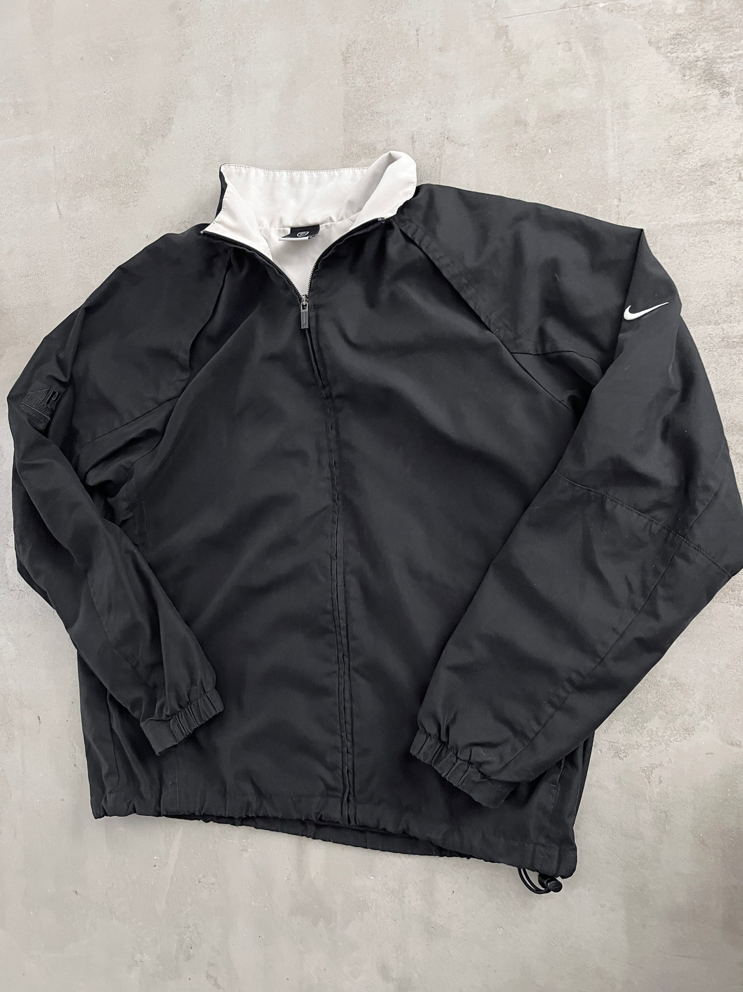 BLACK/CREME NIKE GOLF JACKET - 2000S - L/M