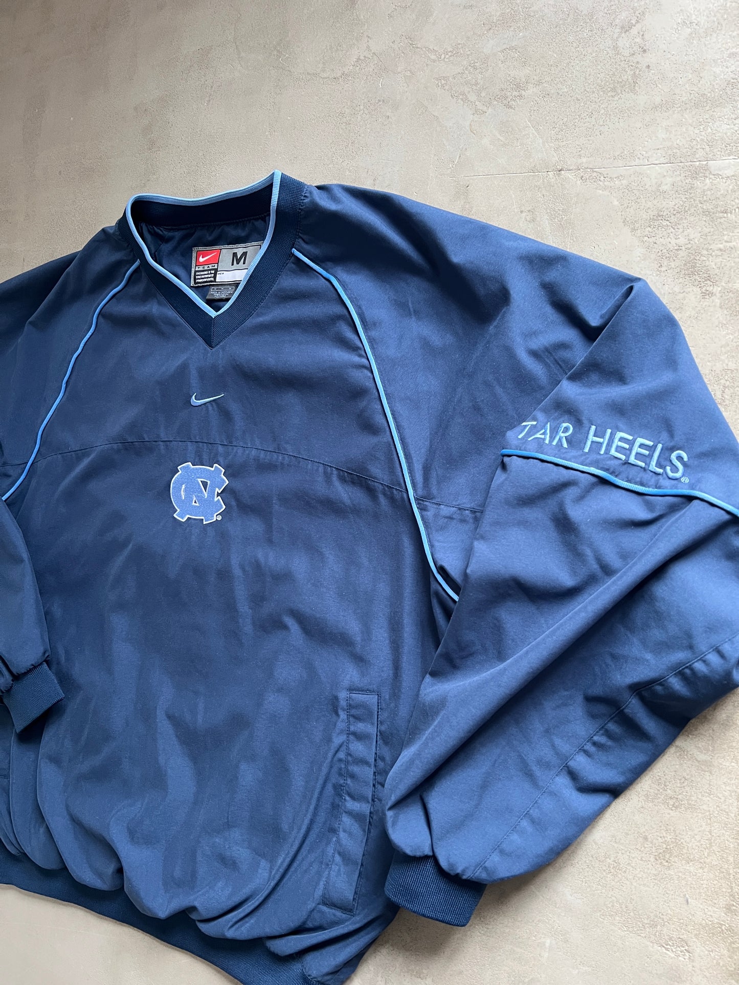 NAVY/BABY BLUE UNC NIKE SWEATER - 1990S - L/XL