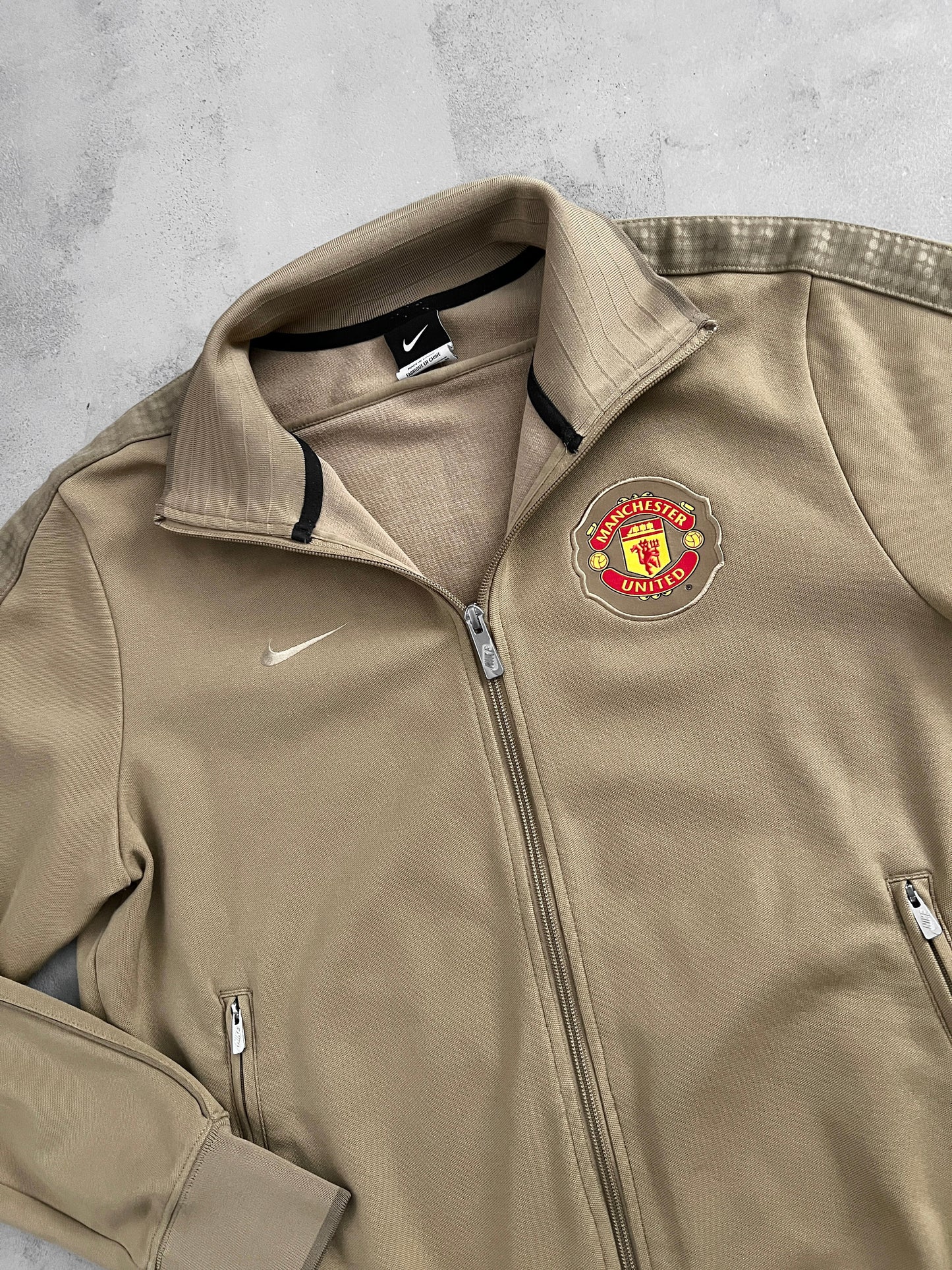 BEIGE MANCHESTER UNITED NIKE JACKET - 2000S - M