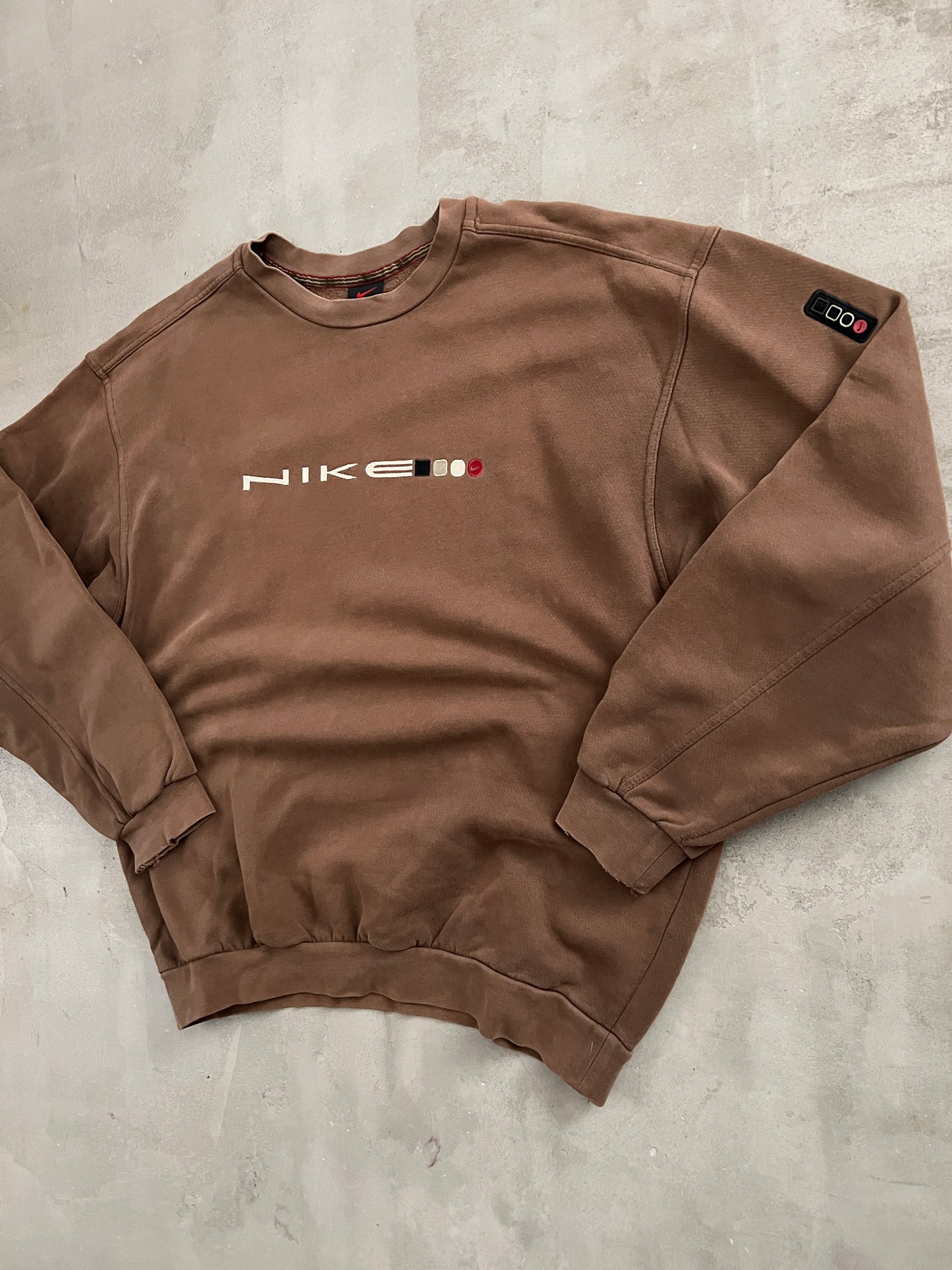 MOCHA NIKE SWEATER - 1990S - M/L