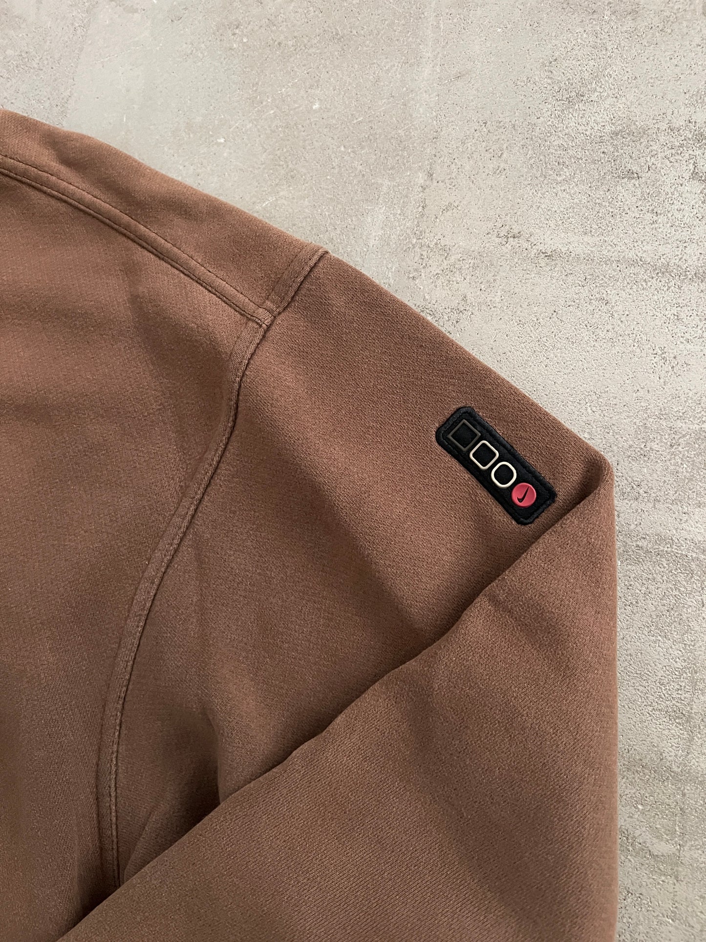 MOCHA NIKE SWEATER - 1990S - M/L
