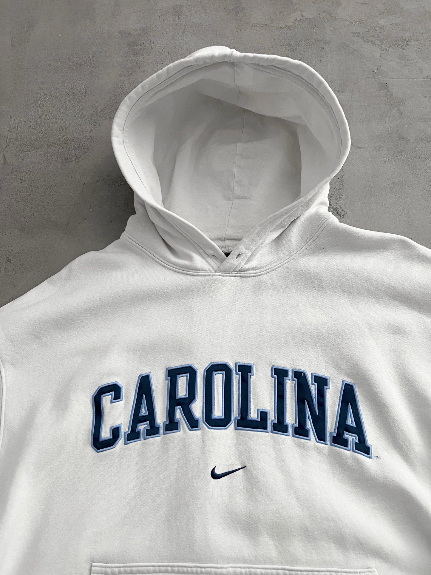 WHITE UNC NIKE HOODIE - 2000S - L