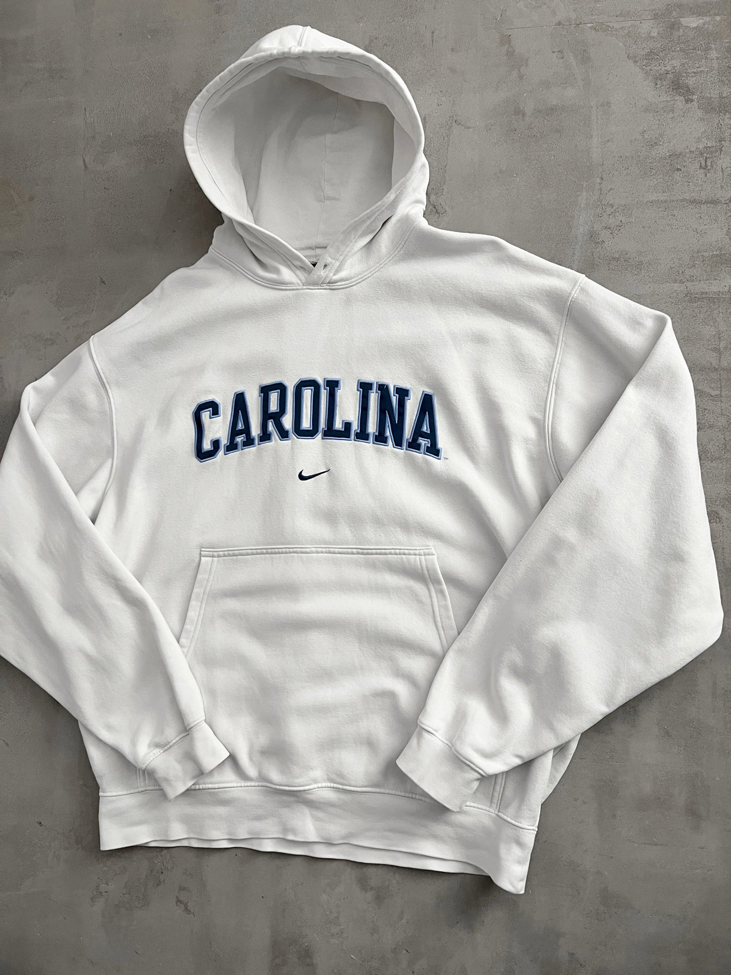 WHITE UNC NIKE HOODIE - 2000S - L