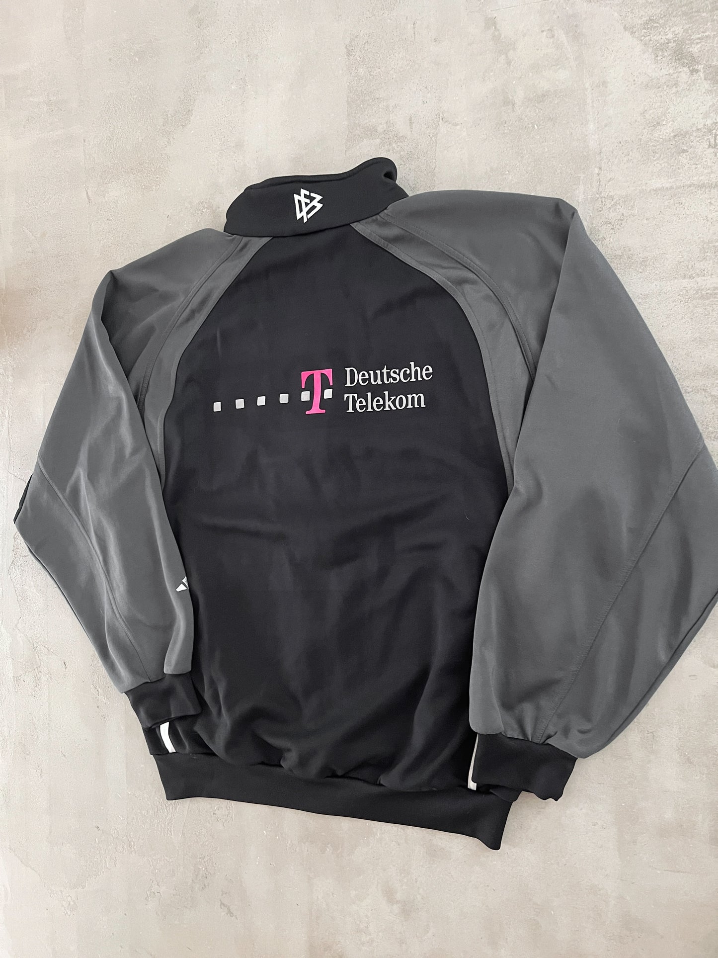 BLACK GERMANY MERCEDES JACKET - 2000S - L