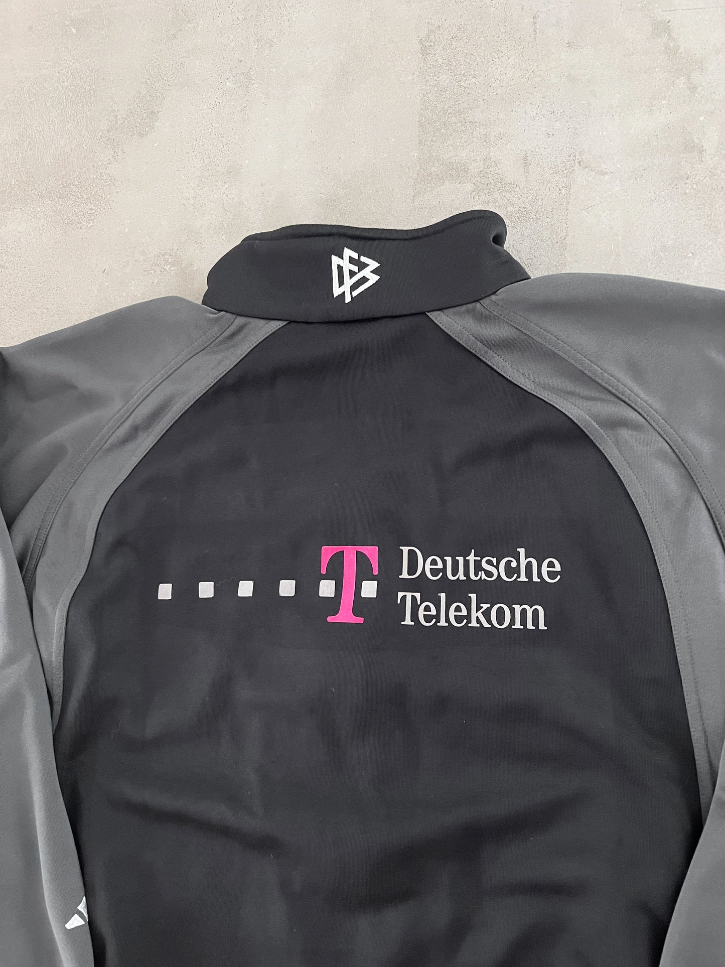 BLACK GERMANY MERCEDES JACKET - 2000S - L