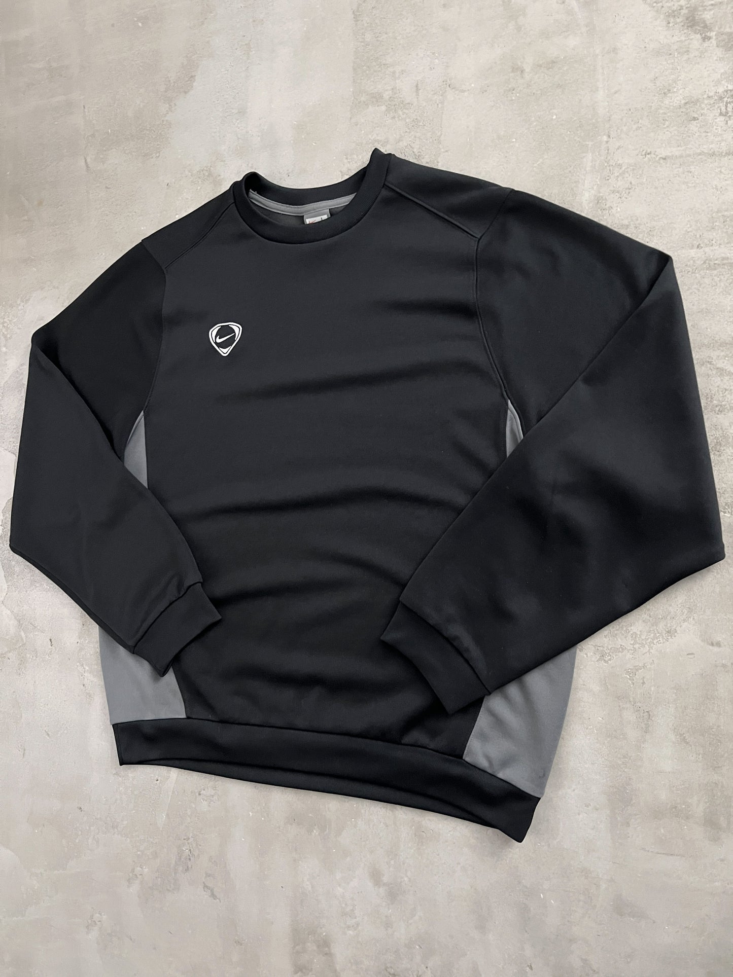 BLACK/GREY NIKE SWEATER - 2000S - L