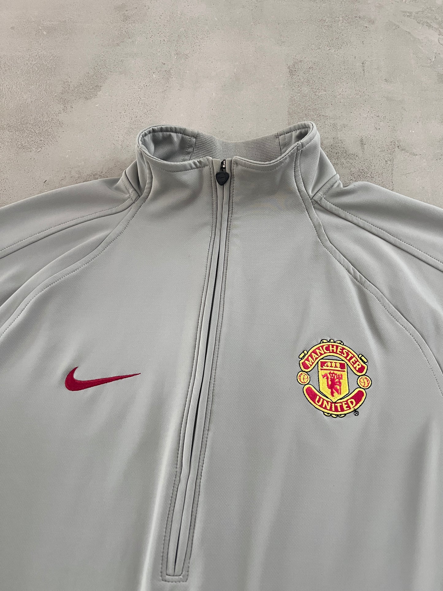 GREY MANCHESTER UNITED NIKE HALFZIP - 2000S - L/M