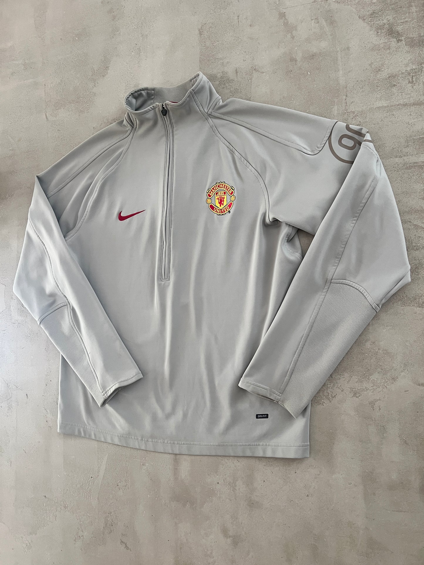 GREY MANCHESTER UNITED NIKE HALFZIP - 2000S - L/M