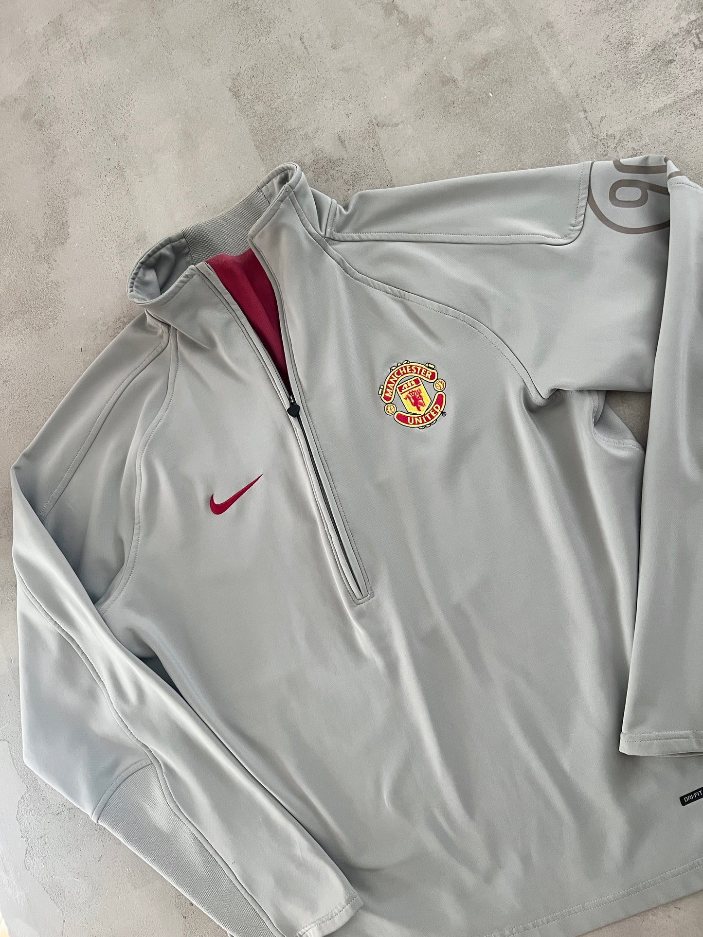GREY MANCHESTER UNITED NIKE HALFZIP - 2000S - L/M