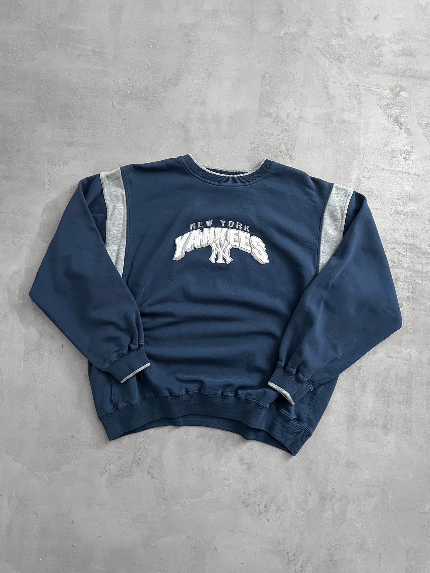 NAVY YANKEES SWEATER - 1990S - L