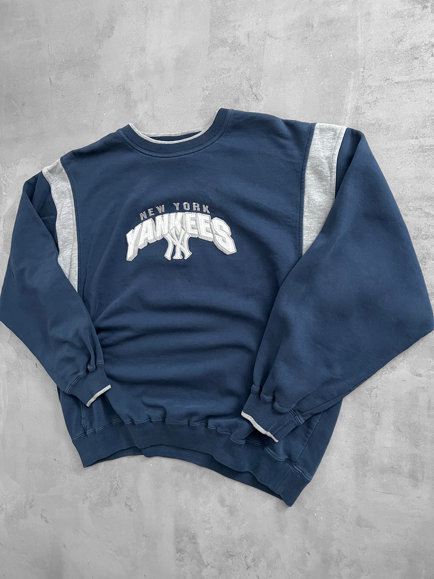 NAVY YANKEES SWEATER - 1990S - L
