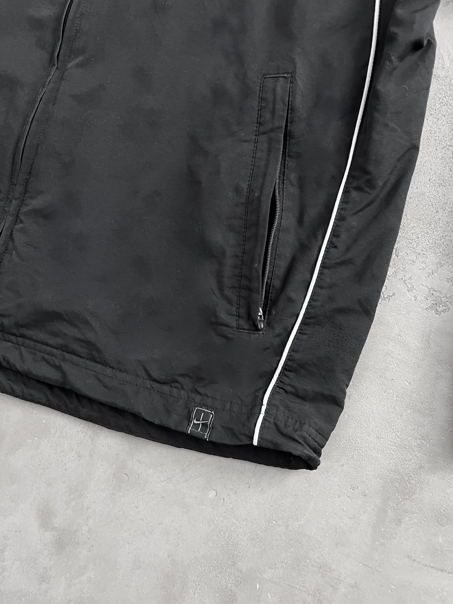 BLACK NIKE TRACK JACKET - 2000S - L