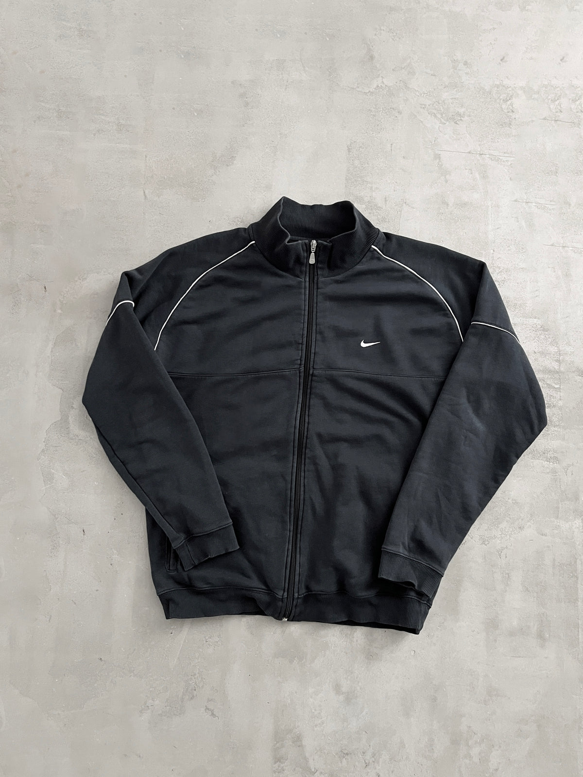 BLACK NIKE TRACK JACKET - 2000S - L