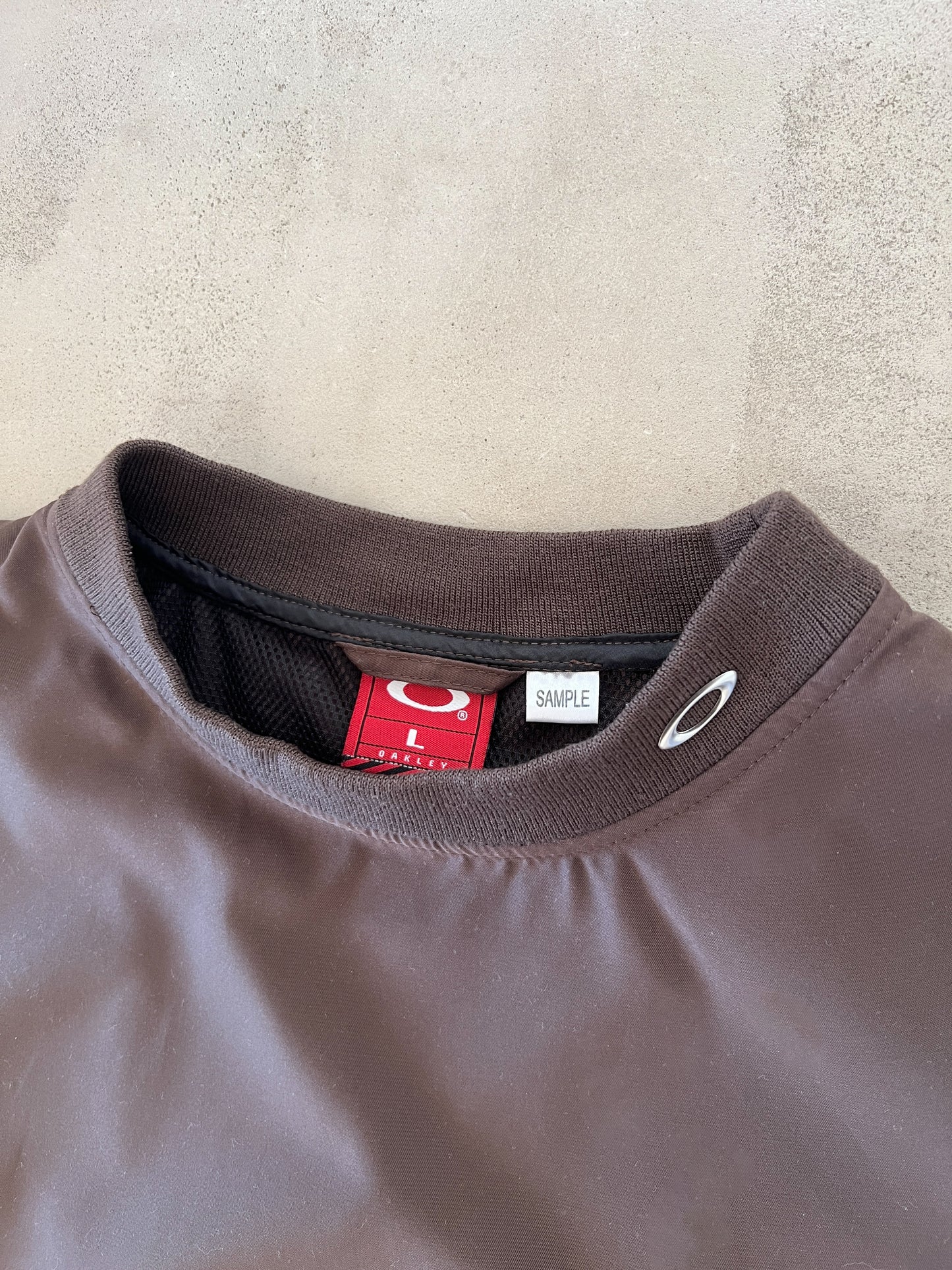 MOCHA OAKLEY SAMPLE LONGSLEEVE - 1990S - XL/L