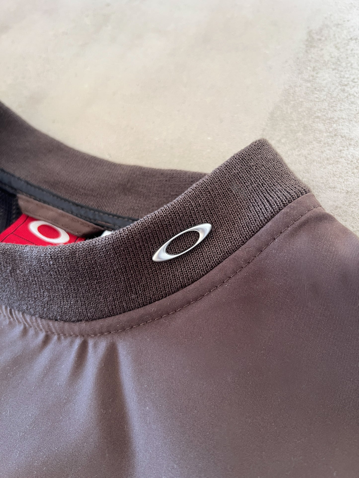 MOCHA OAKLEY SAMPLE LONGSLEEVE - 1990S - XL/L