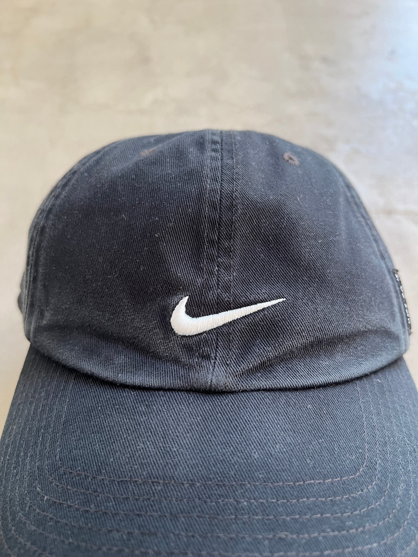 FADED BLACK NIKE CAP - 2000S