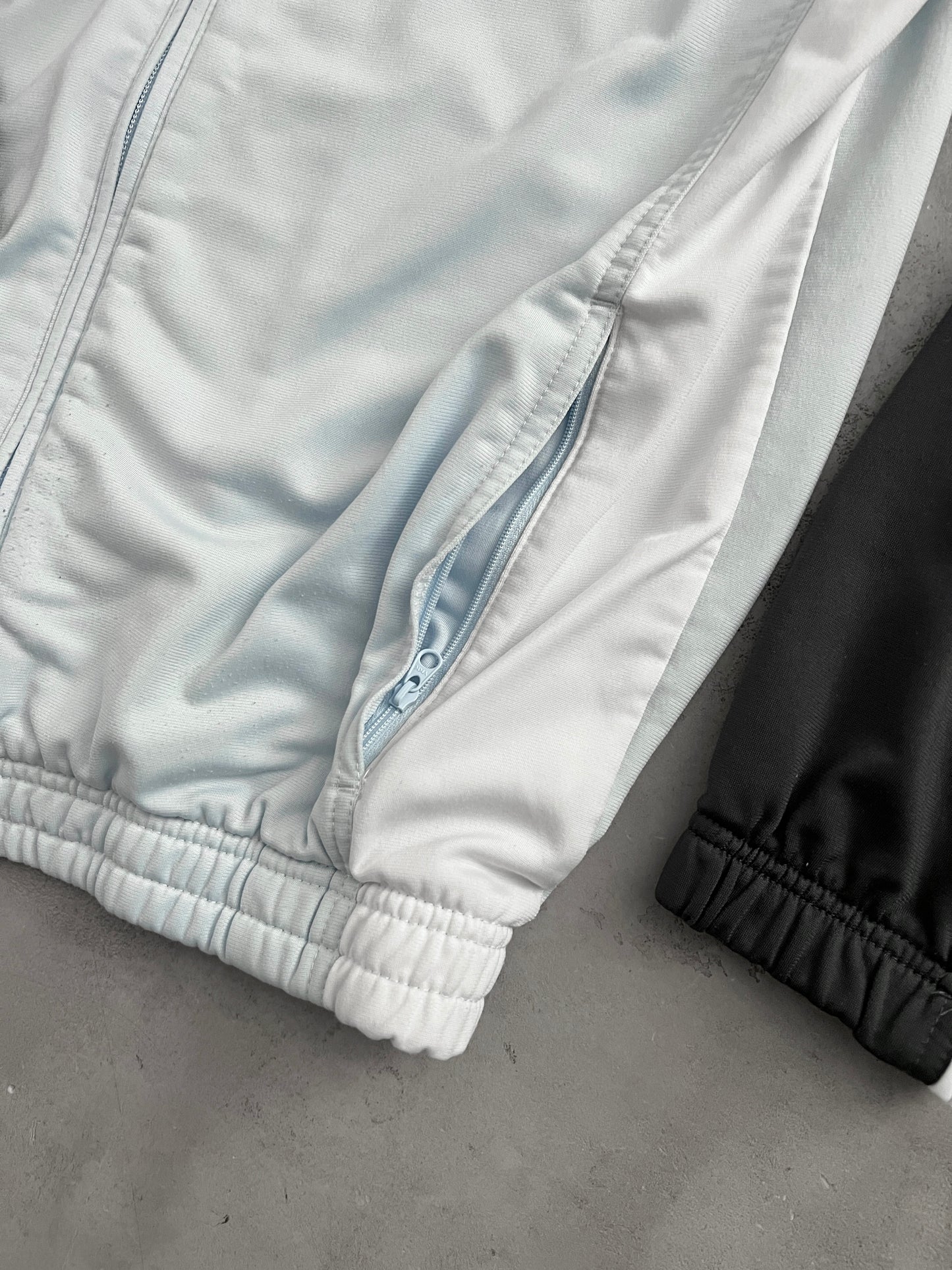 BABY BLUE NIKE TRACK JACKET - 2000S - M