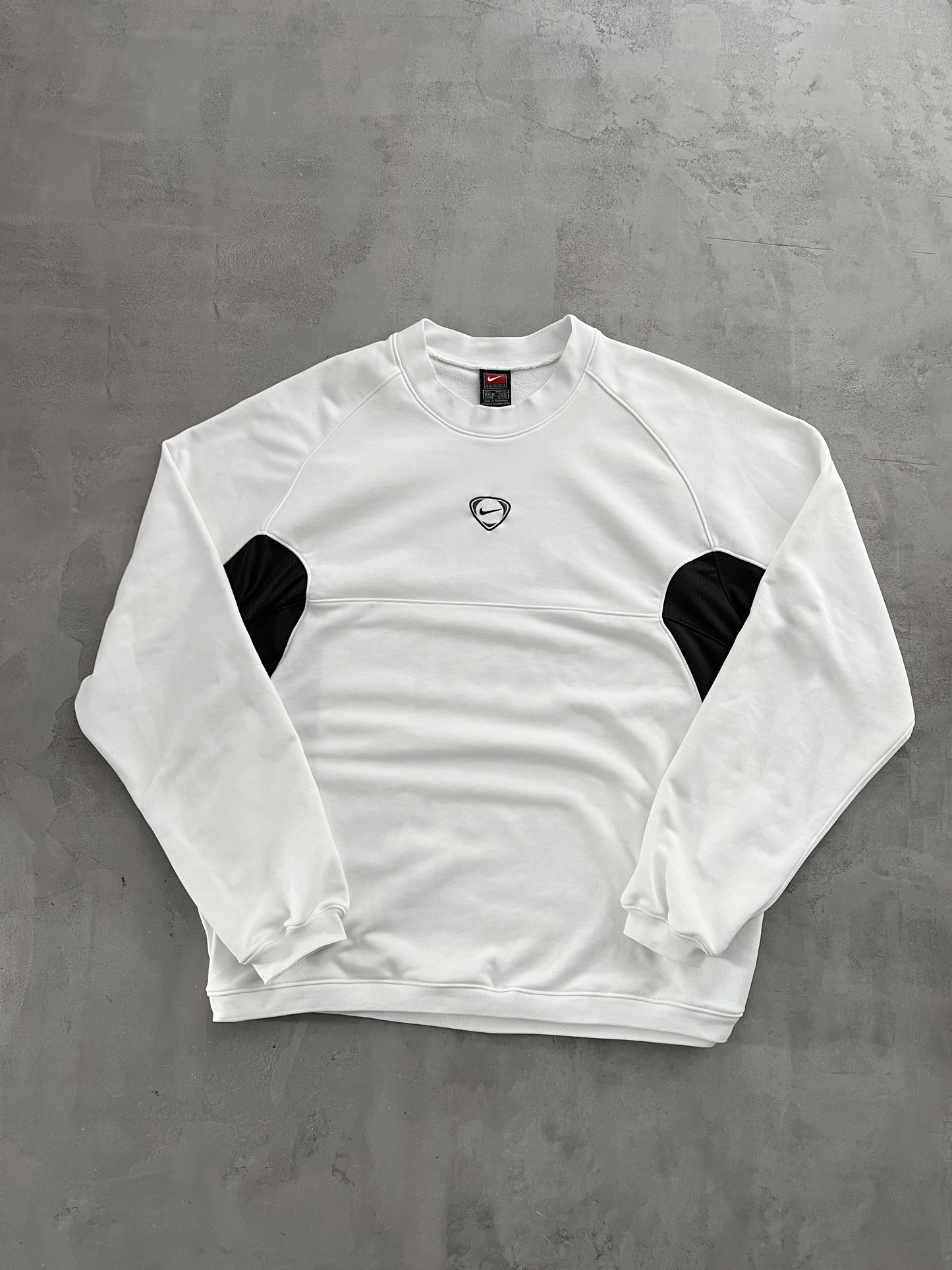 WHITE NIKE SWEATER - 2000S - XL