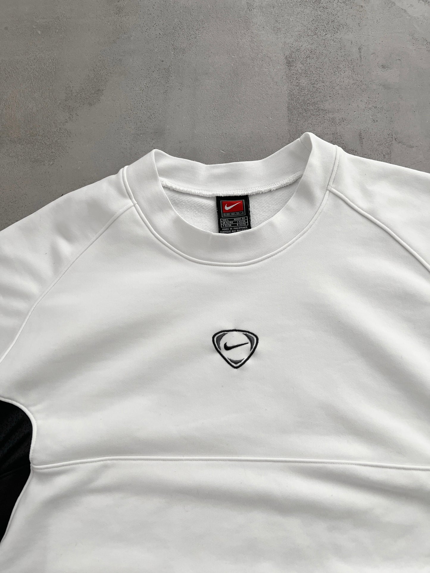 WHITE NIKE SWEATER - 2000S - XL