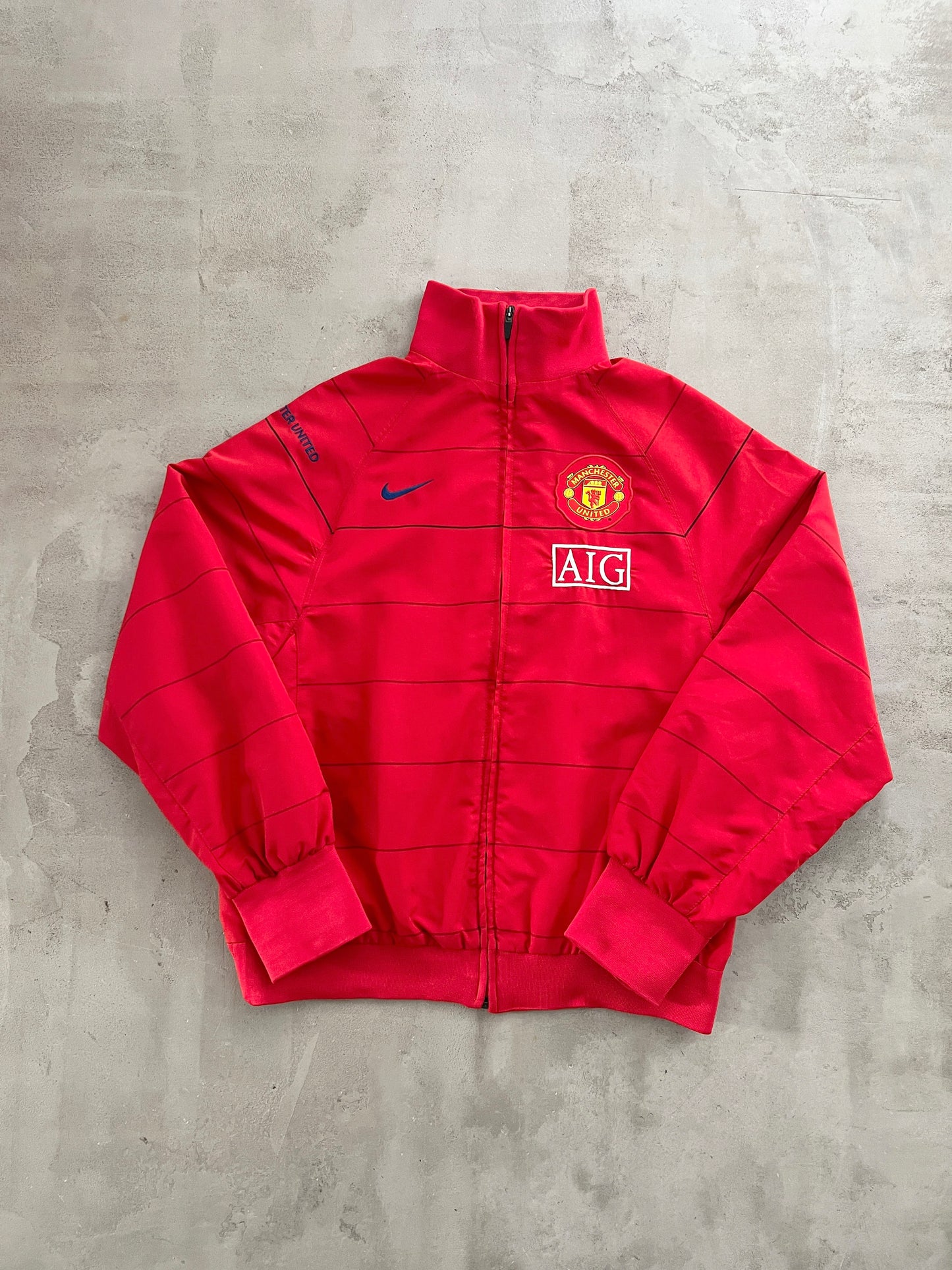 RED MANCHESTER UNITED NIKE JACKET - 2000S - S