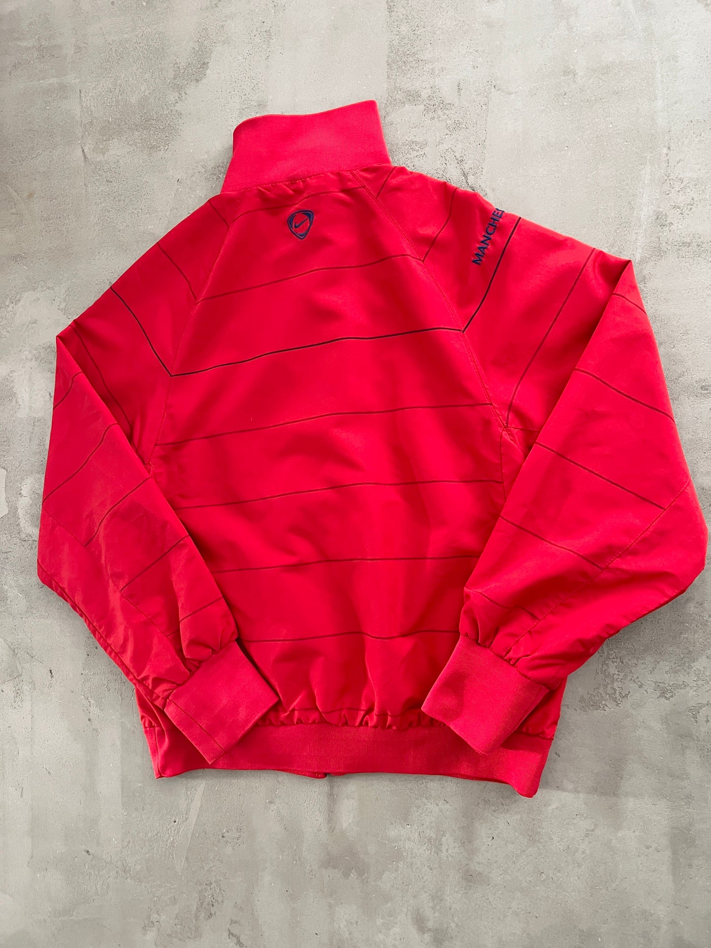 RED MANCHESTER UNITED NIKE JACKET - 2000S - S