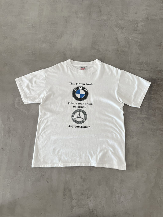 WHITE BENZ VS BMW BRAIN TEE - 1990S - L